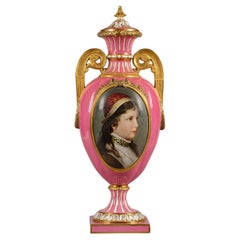 Große englische Porzellanvase mit Porträtdeckel, Derby Crown, datiert 1881