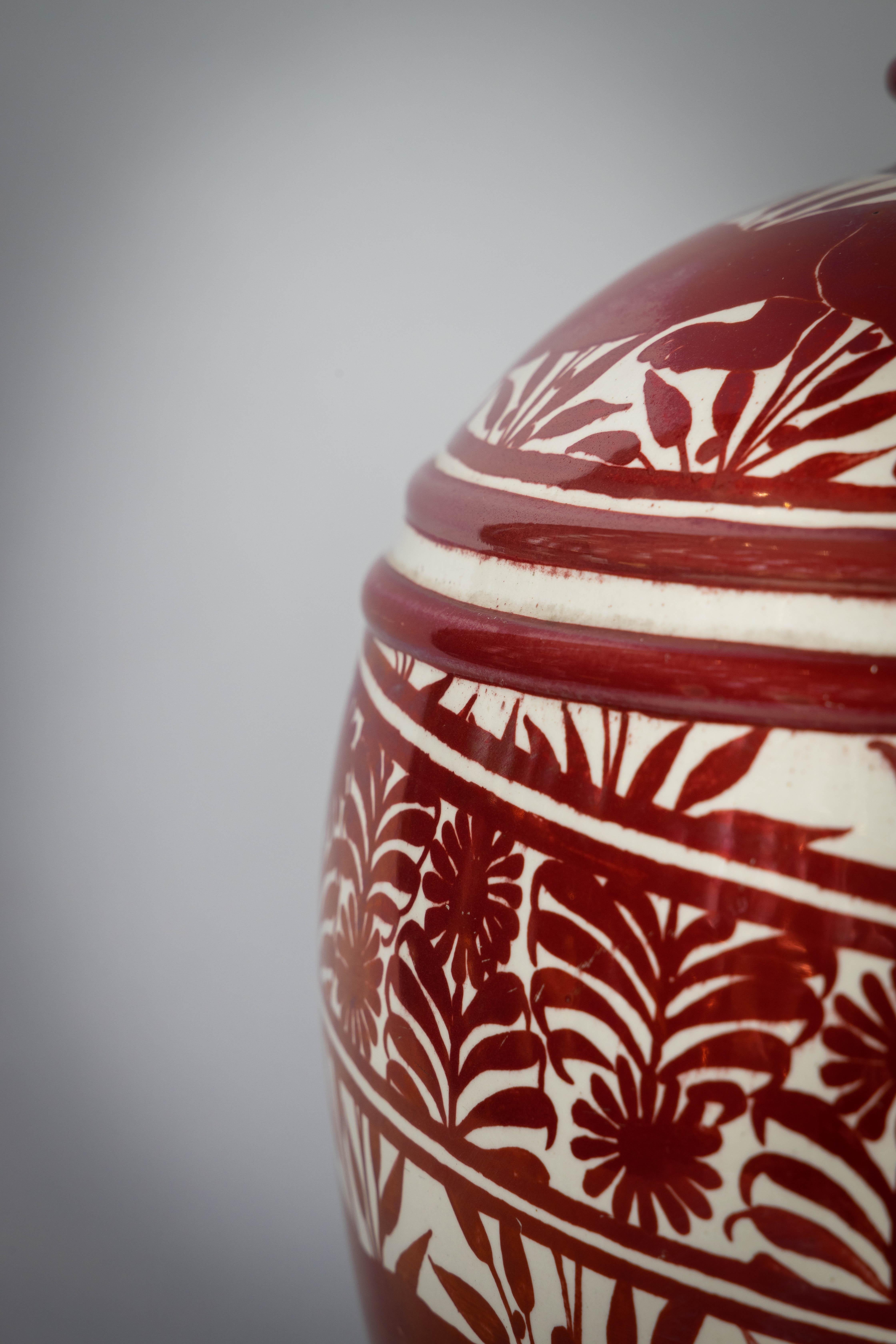 Large English Porcelain Ruby Lustre Vase, William De Morgan, circa 1900 1