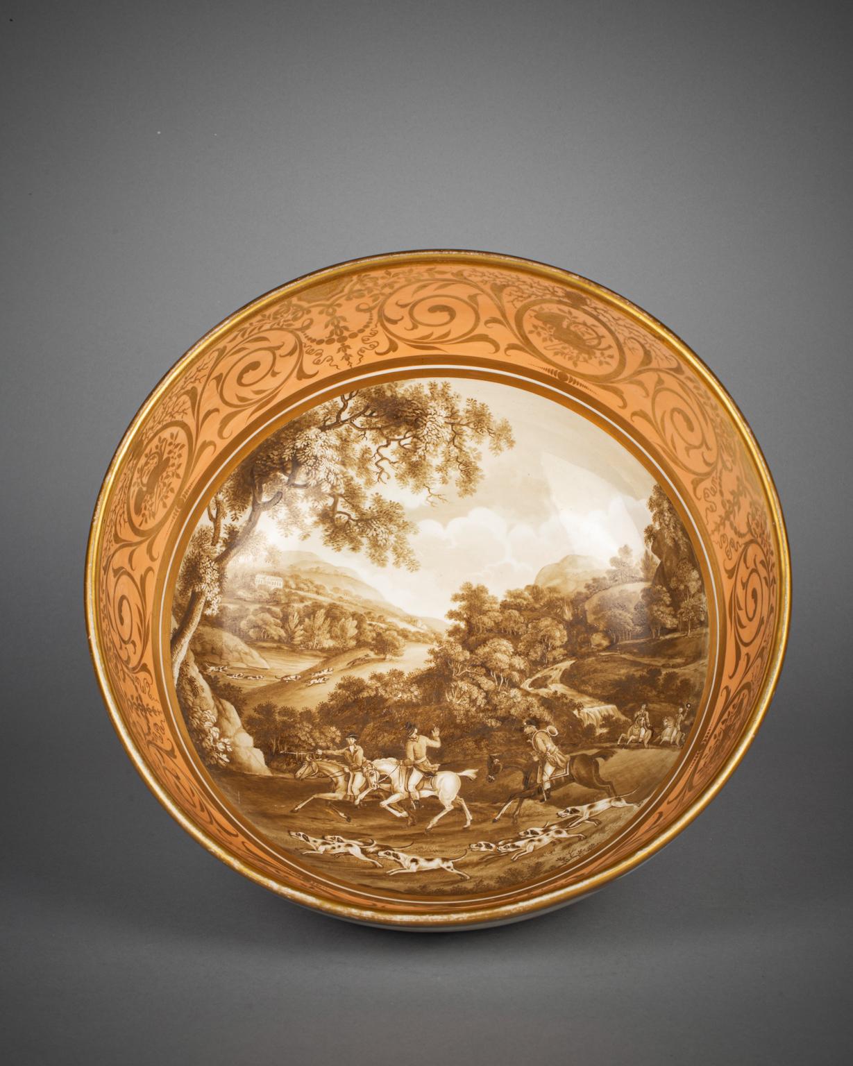 Inizio XIX secolo Grande zuppiera inglese in porcellana a forma di salmone, 1810 circa in vendita