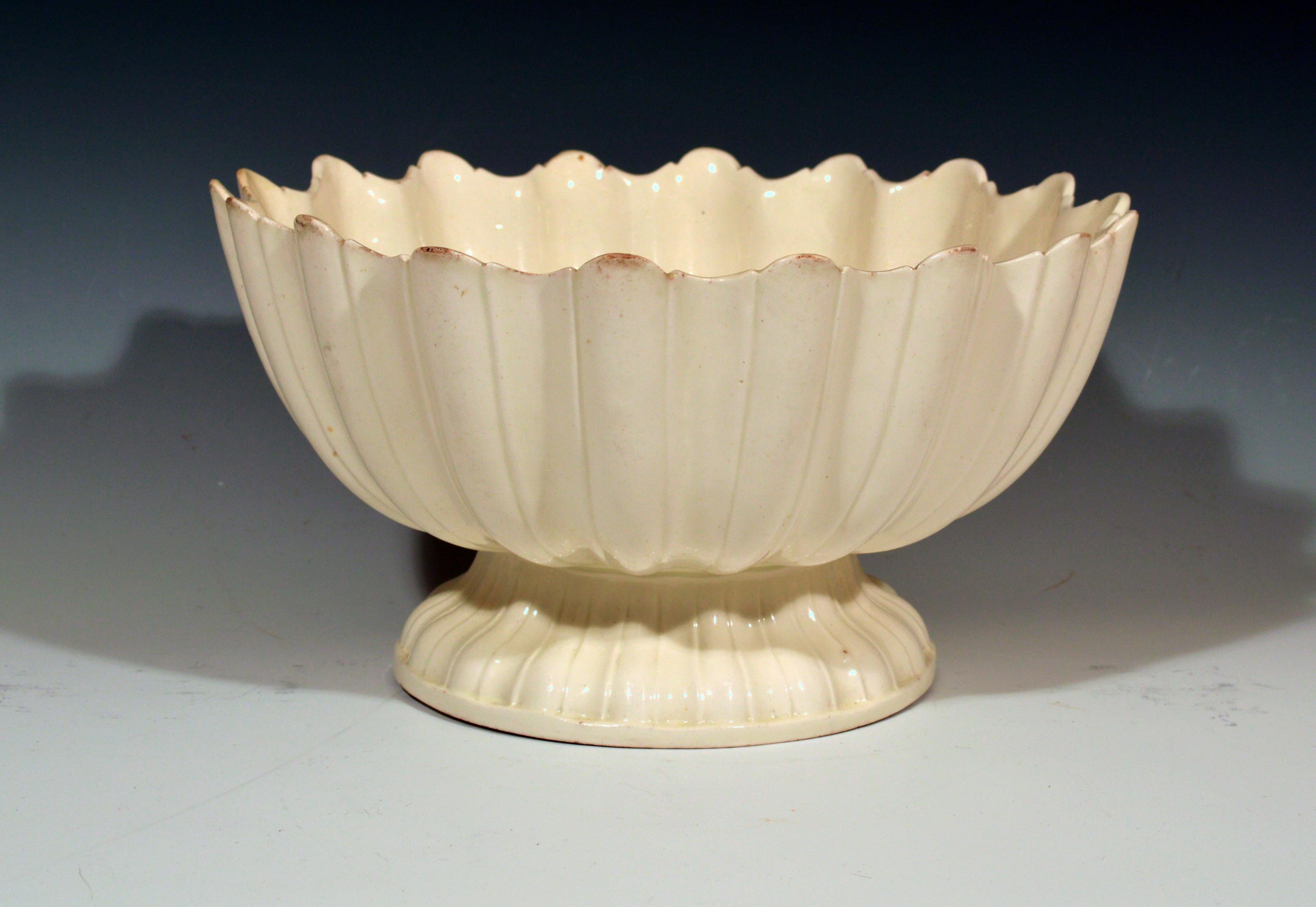 Georgian Large English Pottery Circular Plain Creamware Fruit Bowl, circa 1780s-1790s