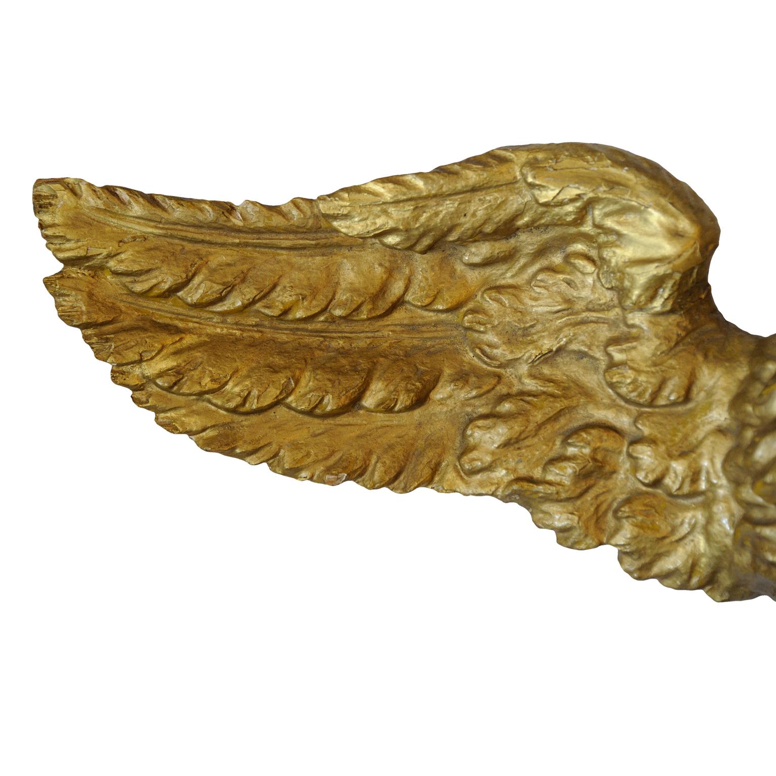 Large English Regency Carved Giltwood Eagle, circa 1810 In Good Condition For Sale In Tetbury, Gloucestershire