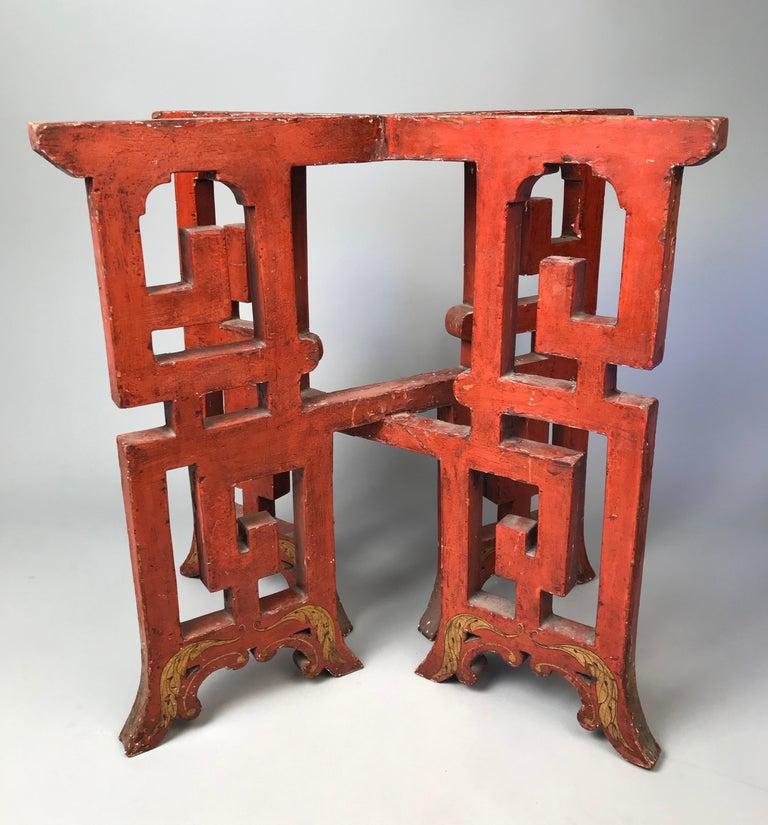 Large English Regency Chinoiserie Japanned Tôle Tray Table In Good Condition For Sale In Lymington, GB