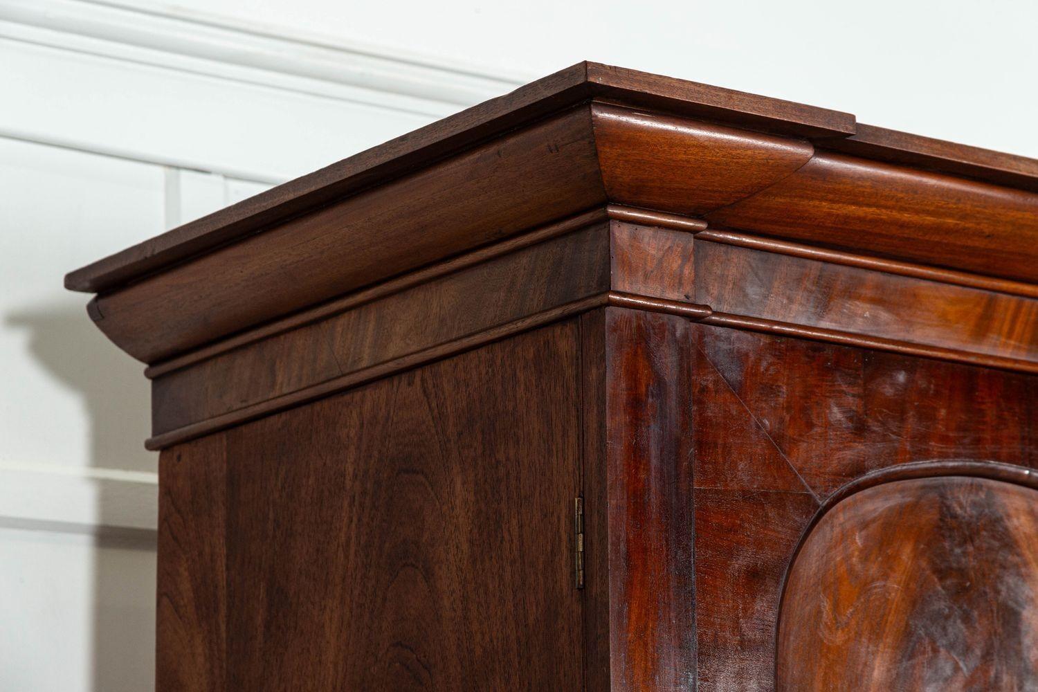 Large English Regency Mahogany Linen Press For Sale 13