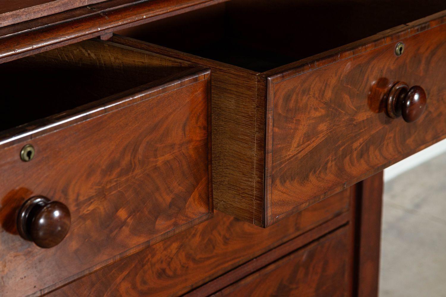 Large English Regency Mahogany Linen Press In Good Condition For Sale In Staffordshire, GB