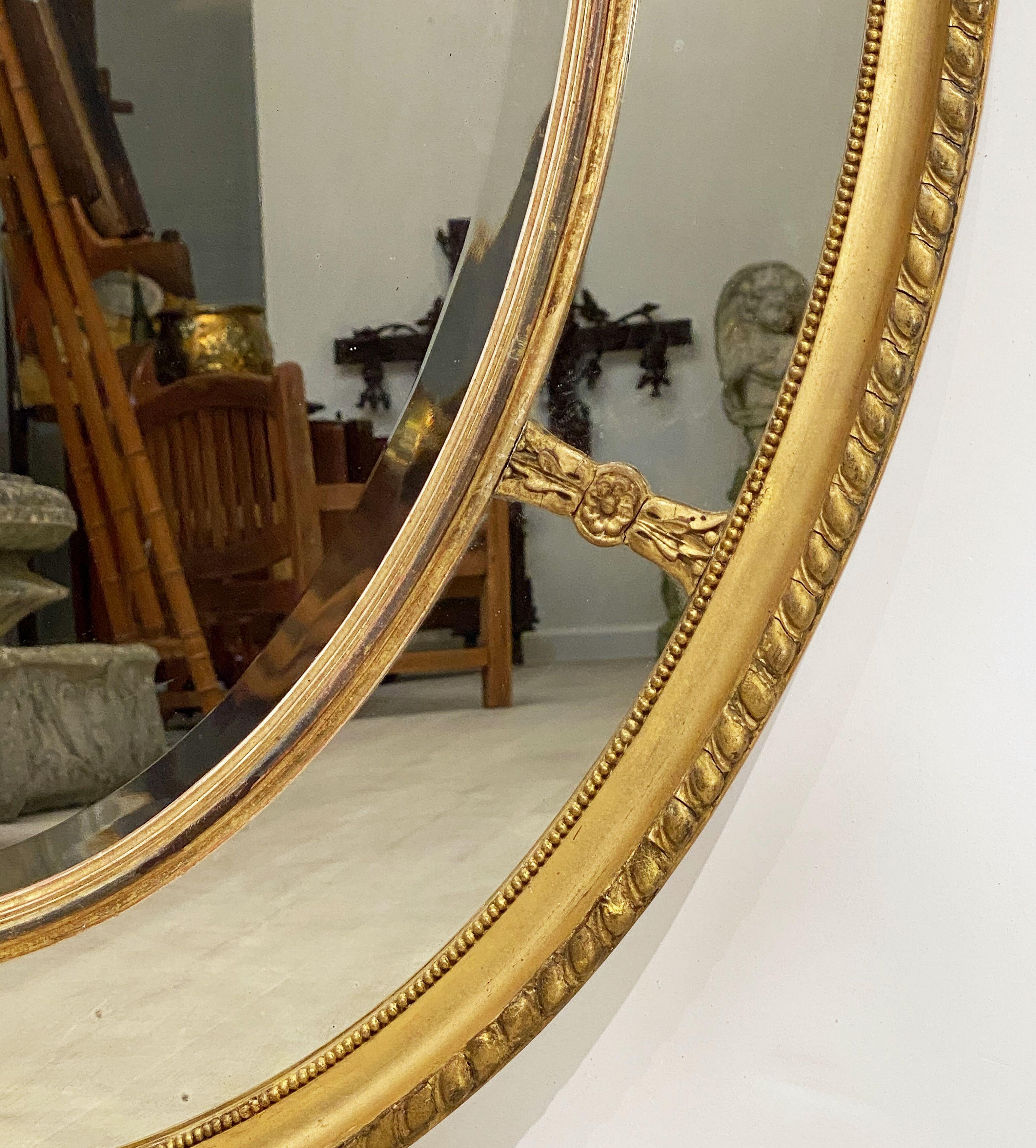 Large English Segmented Gilt Oval Wall Mirror (H 44 3/4 x W 32 1/4) 2