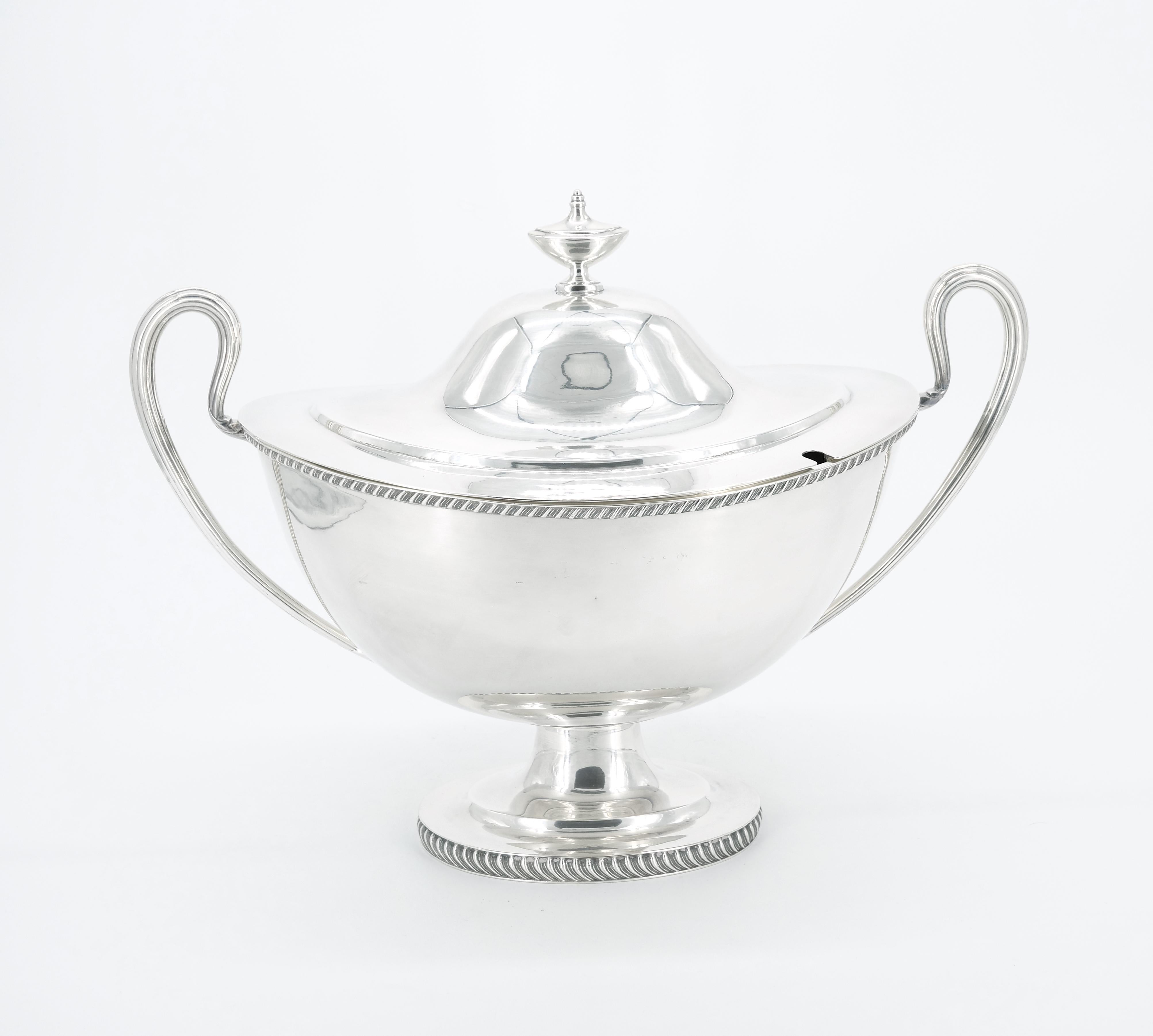 Large English Silver Plate Tableware Covered Tureen For Sale 2