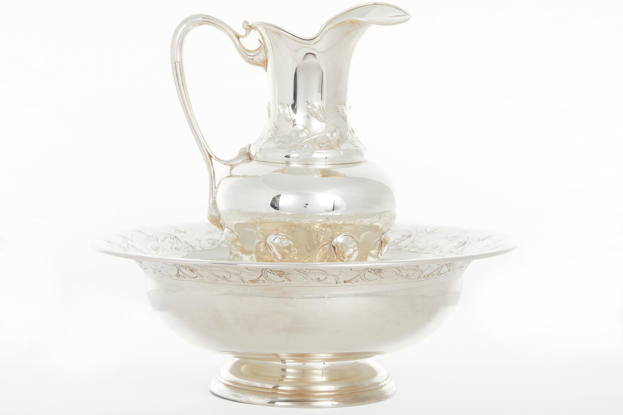 Large English Silver Plated Centerpiece Basin / Jug For Sale 12