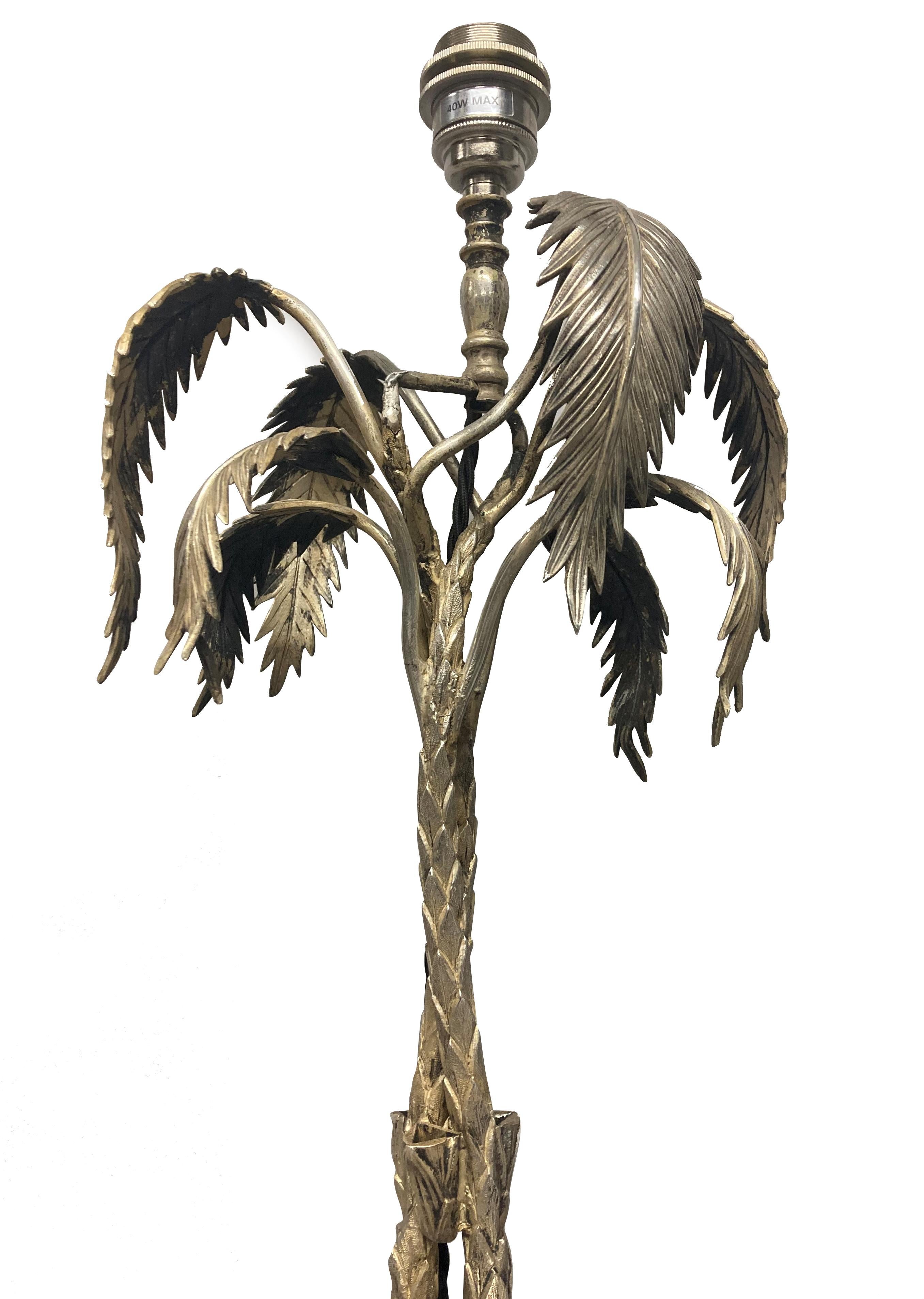 Argenté Grande lampe anglaise en forme de palmier plaqué argent en vente