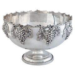 Große englische Silber Punch Bowl Centerpiece mit Relief von Trauben