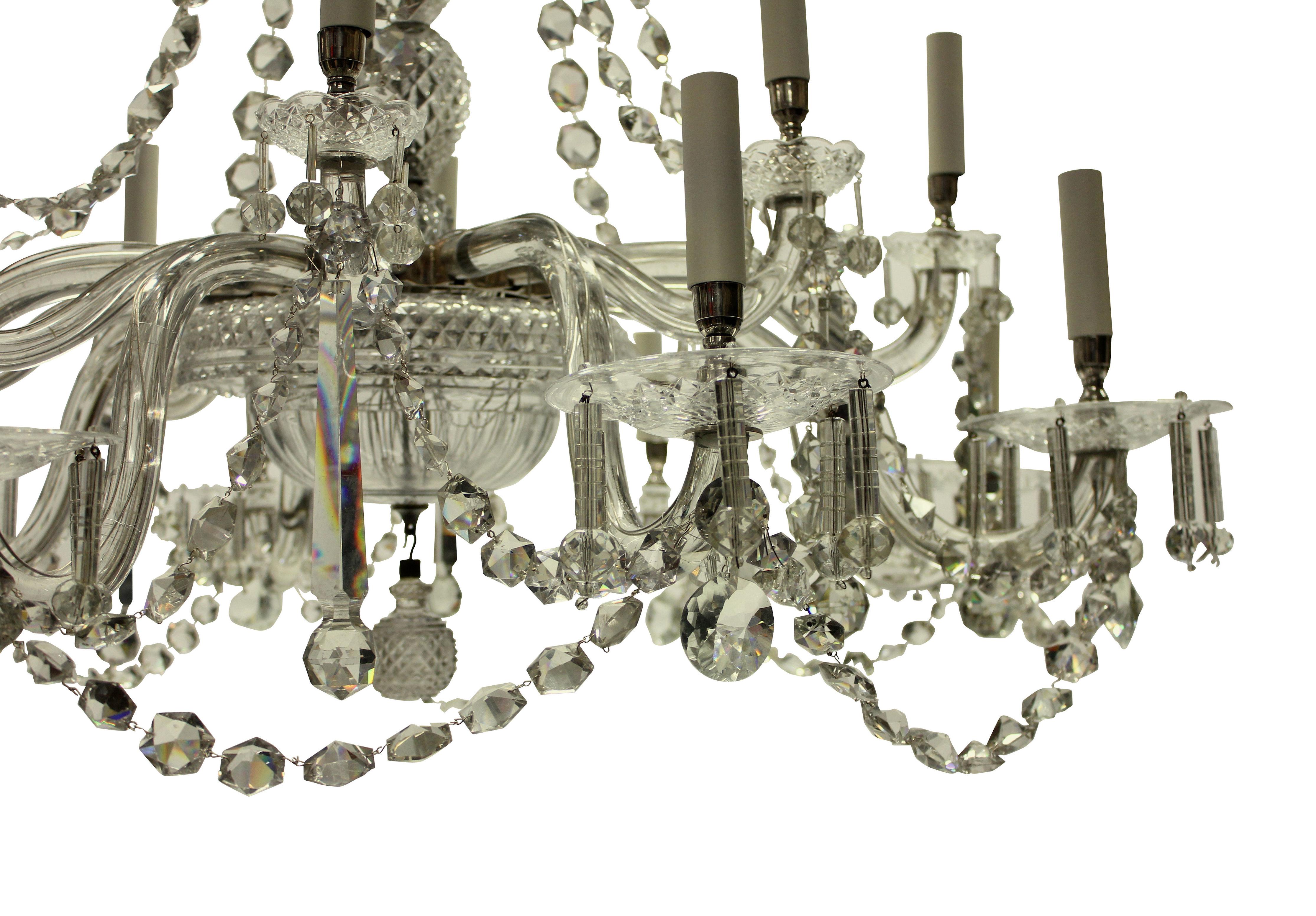 Large English Sixteen Arm Cut Glass Chandelier of Fine Quality For Sale 1