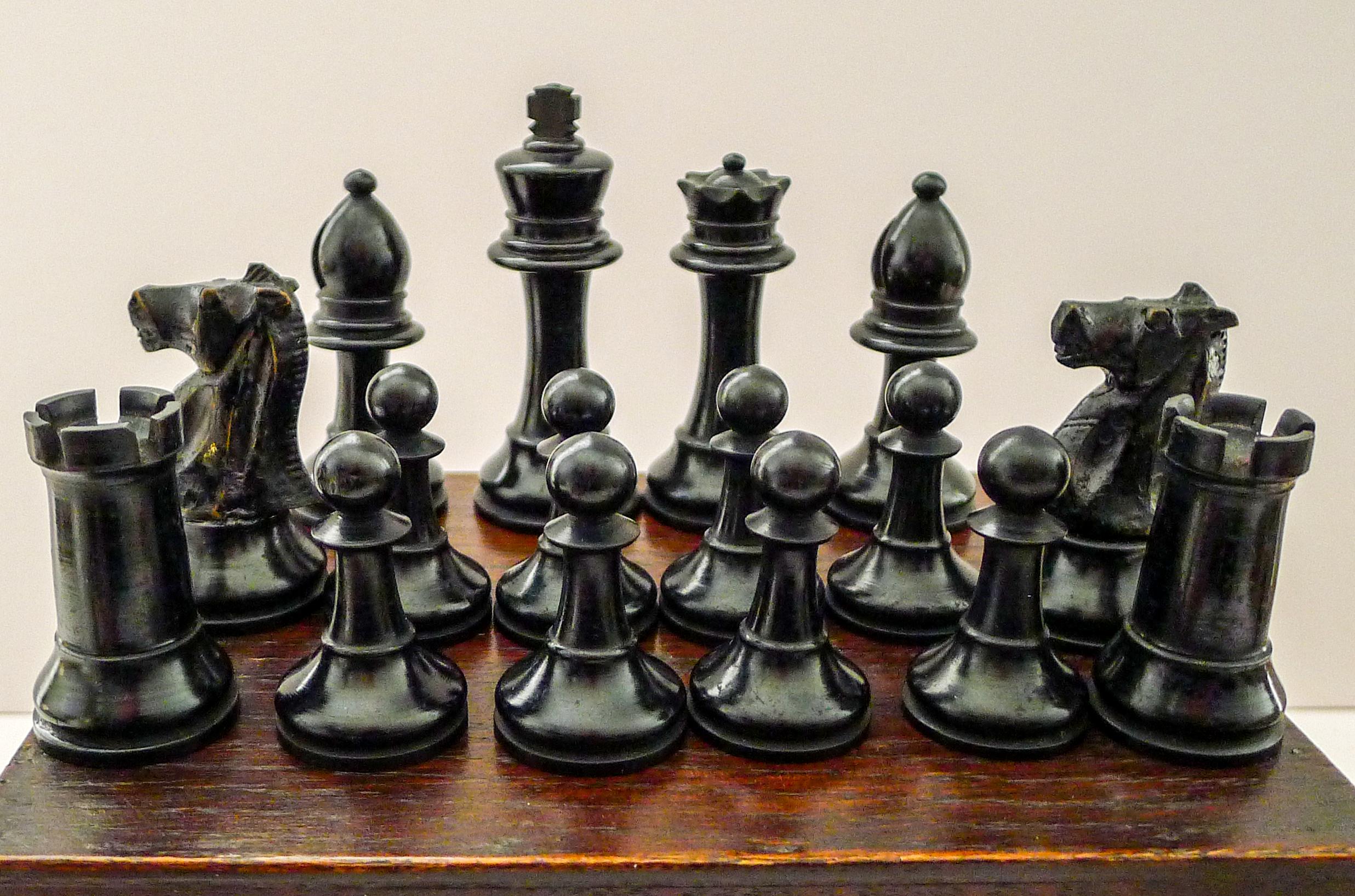 Late 19th Century Large English Staunton Style Boxwood Chess Set c.1900