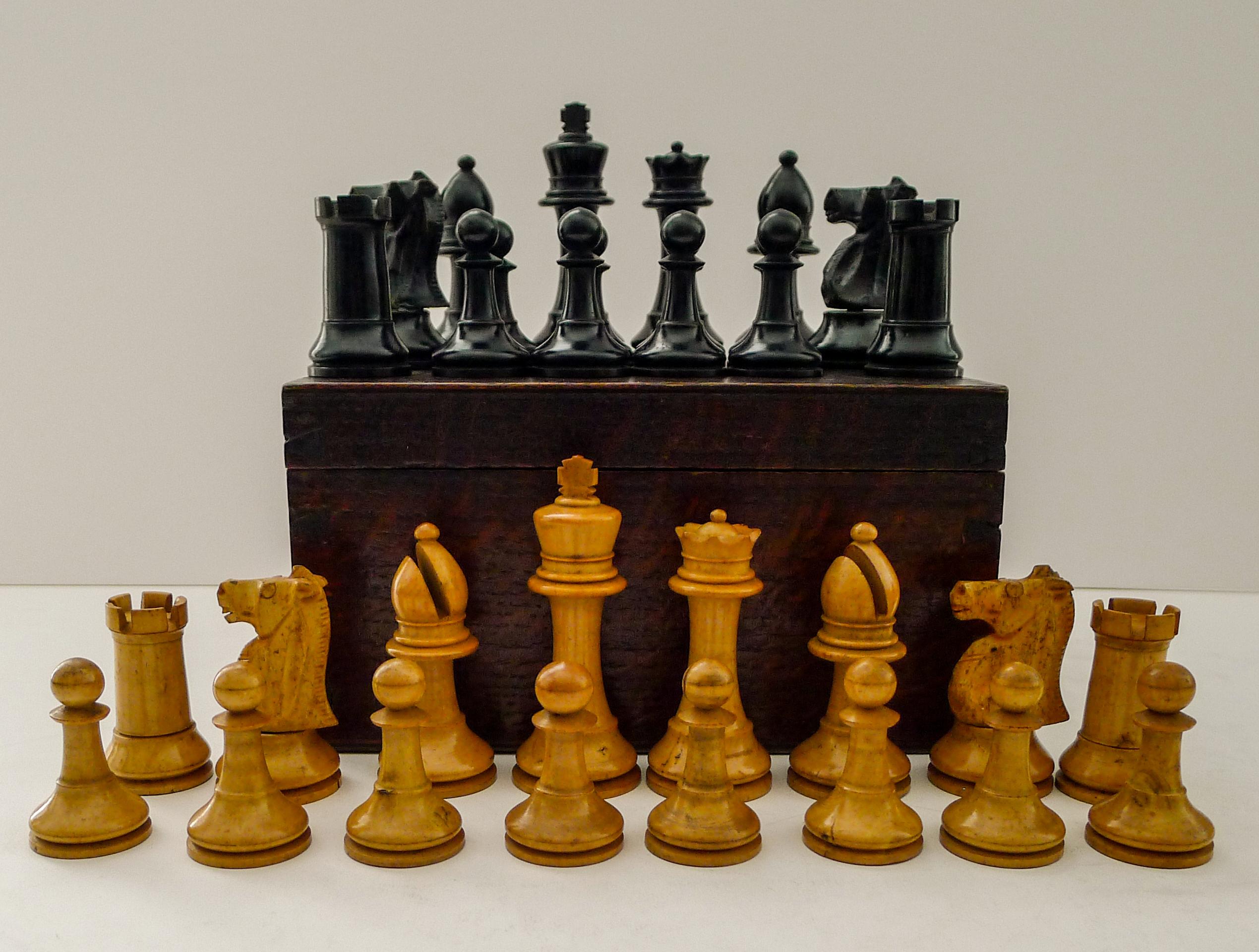 Large English Staunton Style Boxwood Chess Set c.1900 3