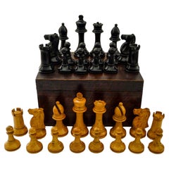 Grand ensemble d'échecs anglais de style Staunton en buis, vers 1900