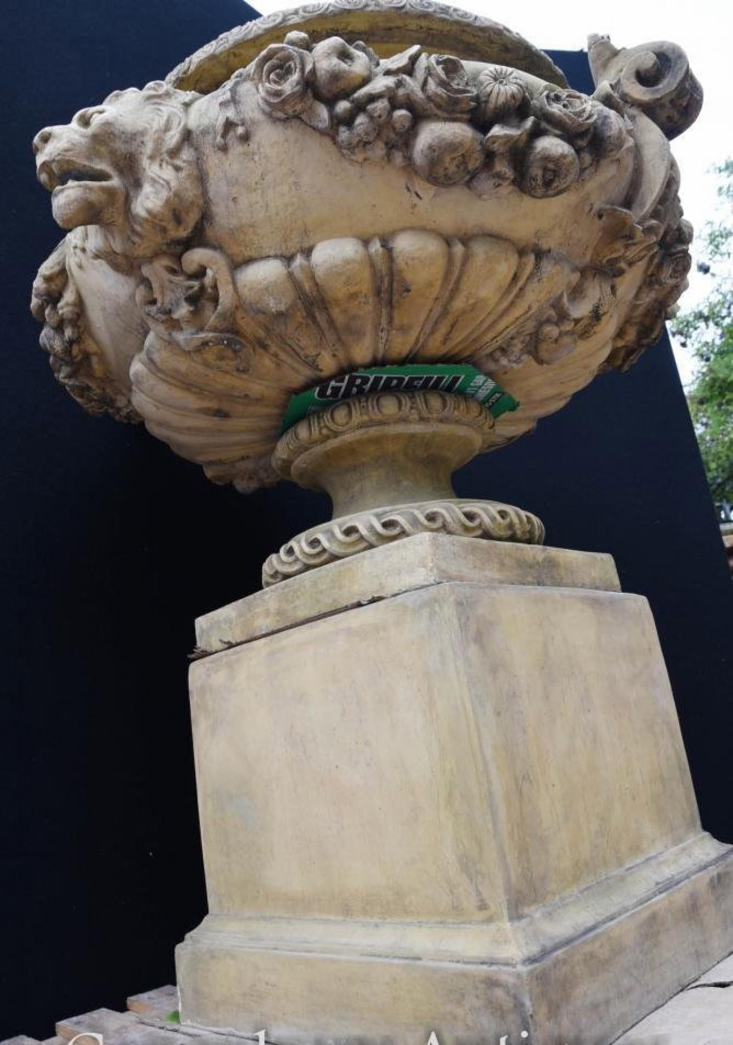 Large English Stone Garden Urn on Pedestal Plinth Classic Architectural For Sale 7