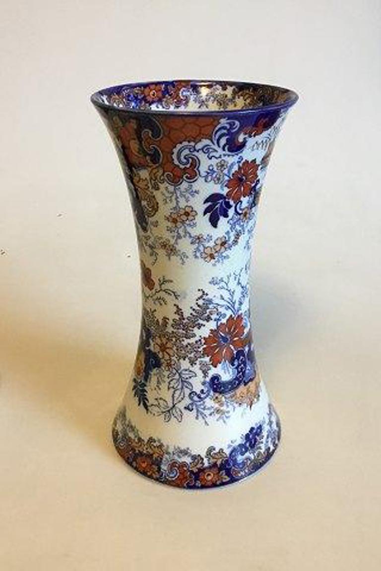 Large English table vase Wiltshaw & Robinson, Carltonware, Wedgewood ?

Measures 30cm / 11.8 inch.