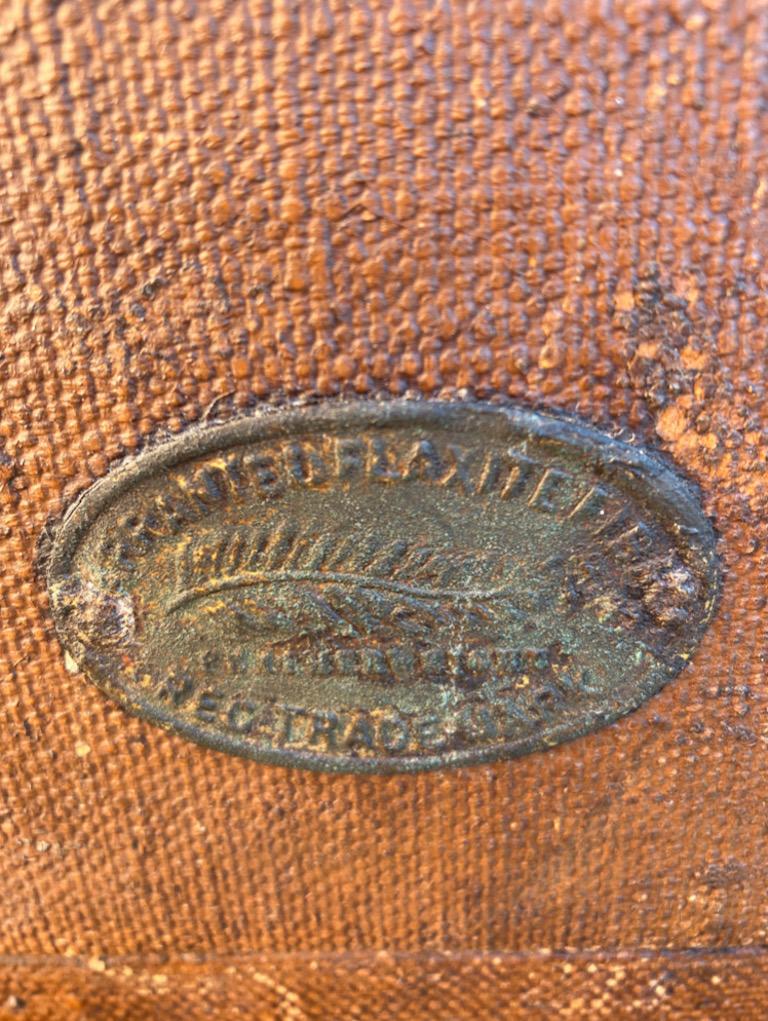 Große englische viktorianische Dome Top Canvas Dampfer Reisekoffer. Monogrammiert F.H.D. im Angebot 6