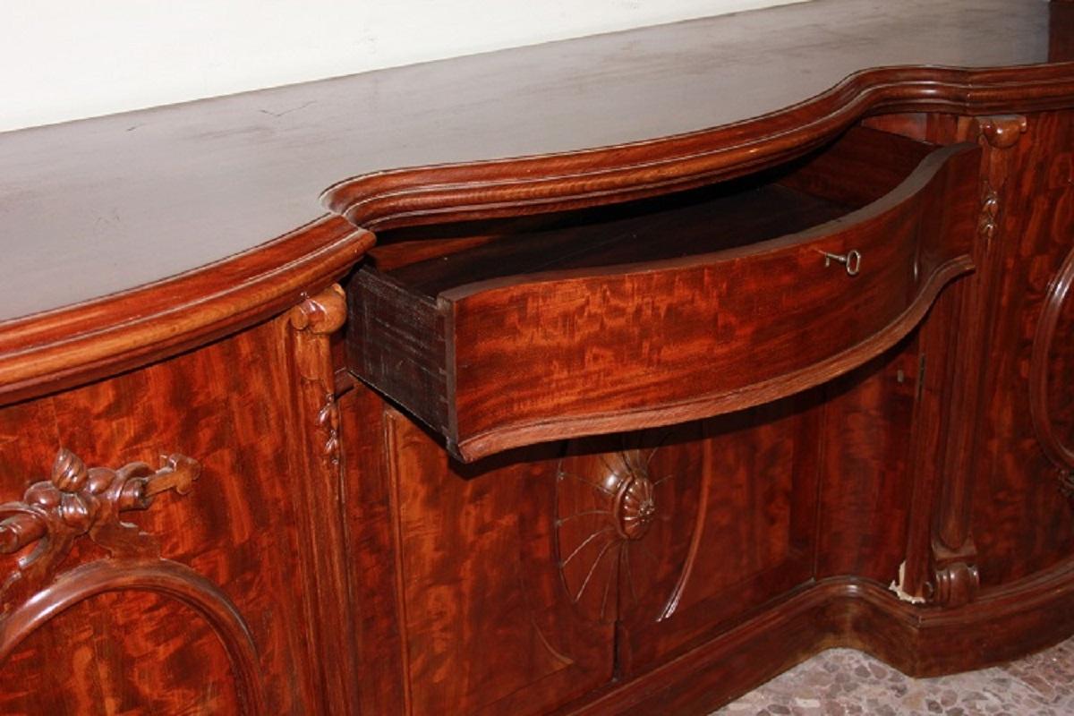 Large English Victorian Mahogany Sideboard Credenza from the 1800s In Excellent Condition For Sale In Barletta, IT