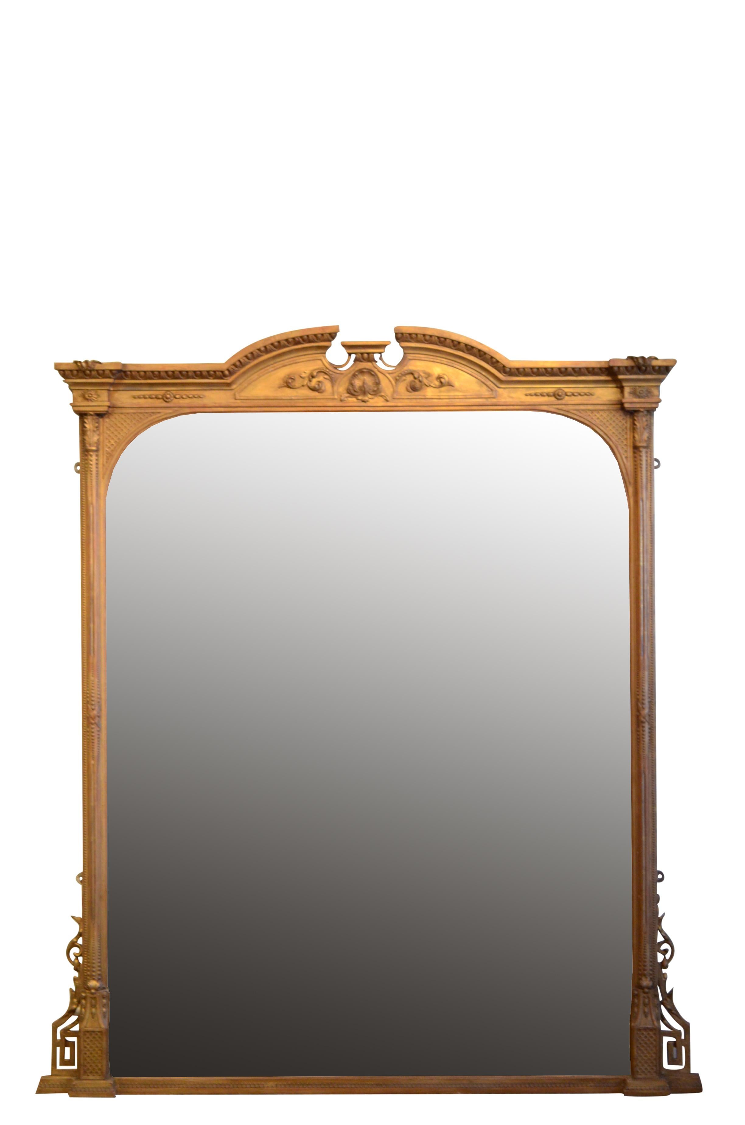 K0574 Espléndido espejo victoriano de madera dorada, con placa original con pequeñas imperfecciones, en marco dorado con columnas reed, hojas de acanto, volutas florales, decoración de llaves griegas y cornisa de ovas y dardos. Este espejo antiguo
