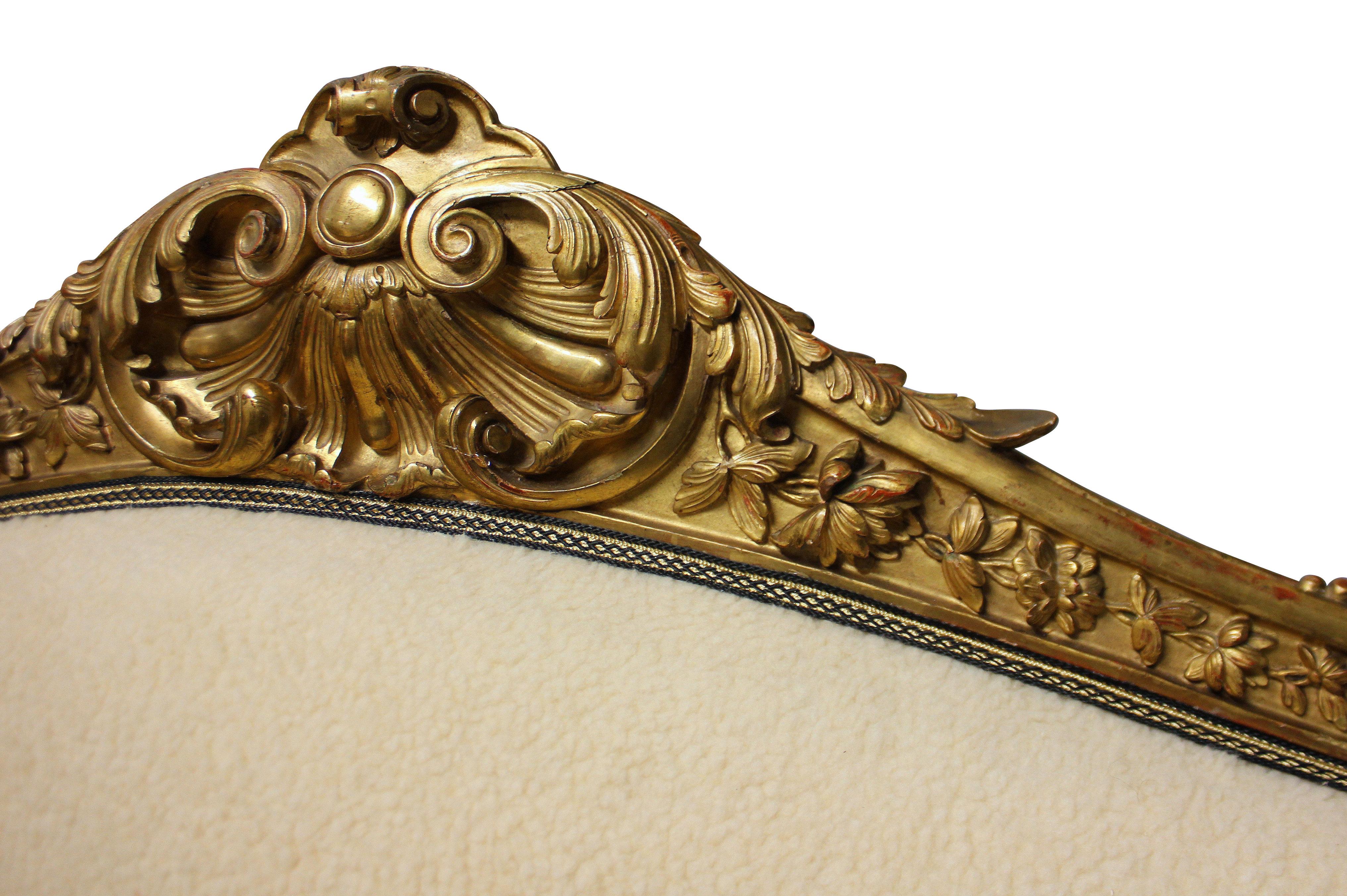 19th Century Large English Water Gilded and Finely Carved Settee For Sale