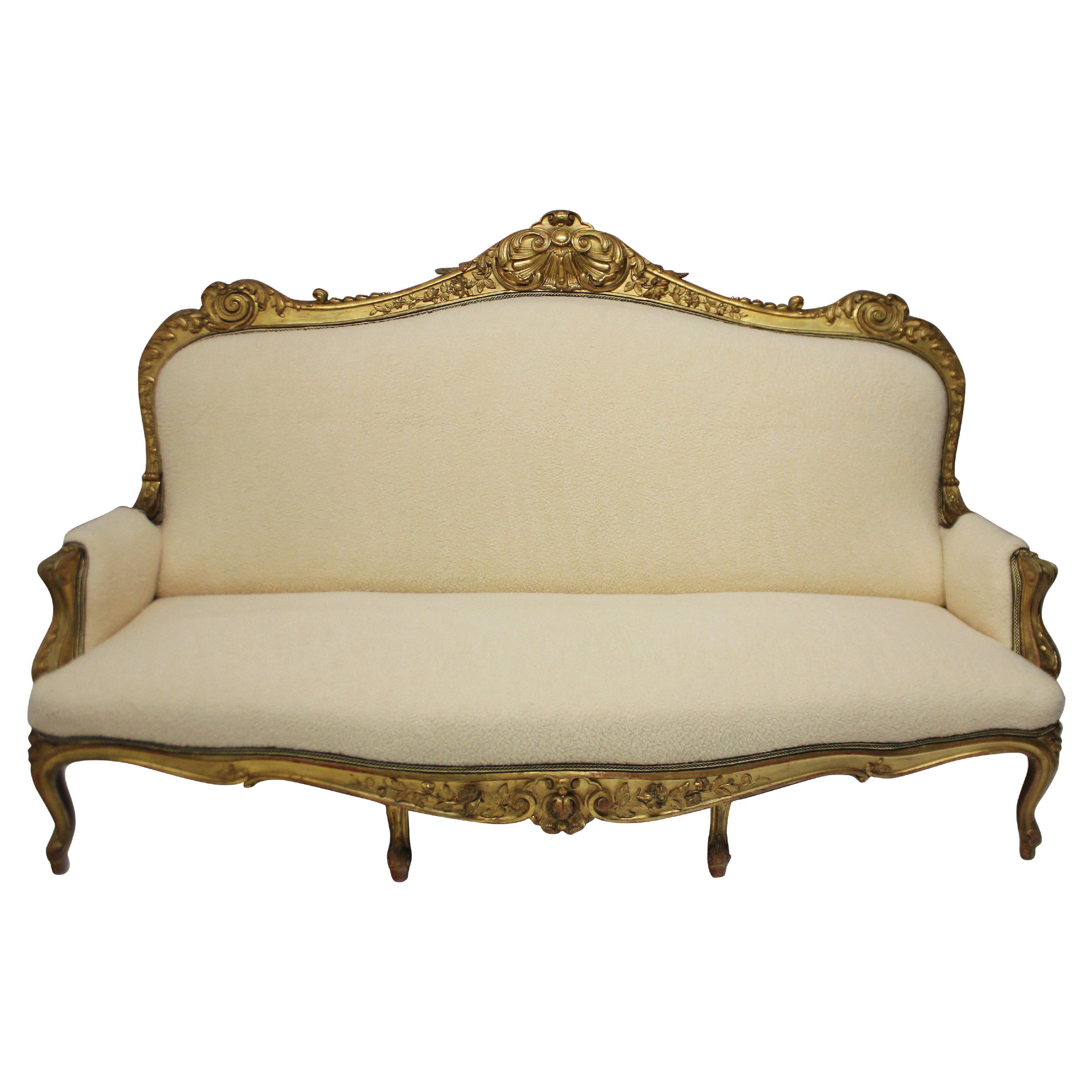 Large English Water Gilded and Finely Carved Settee For Sale