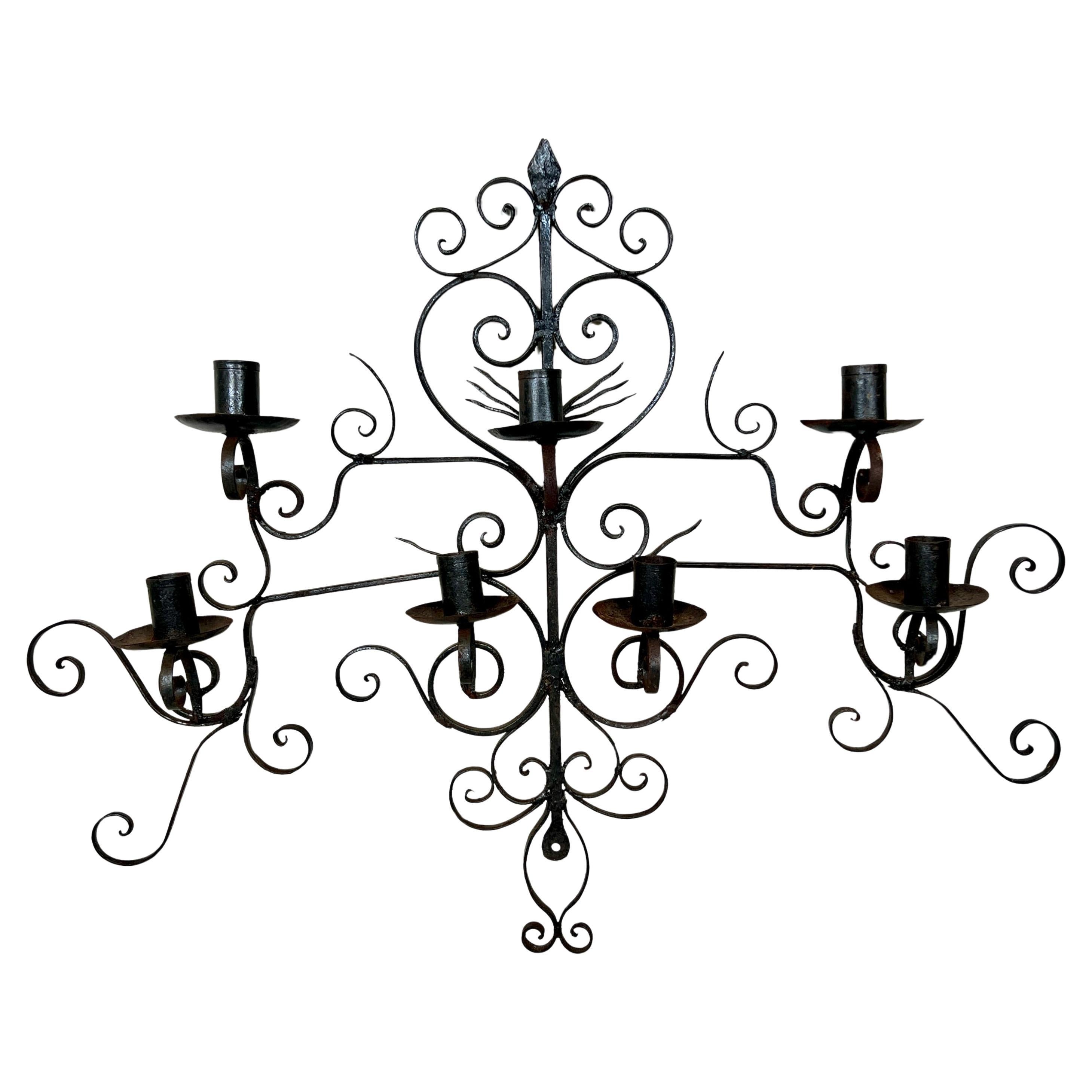 Gran Candelabro de Pared Corazón de Hierro Forjado Inglés en venta