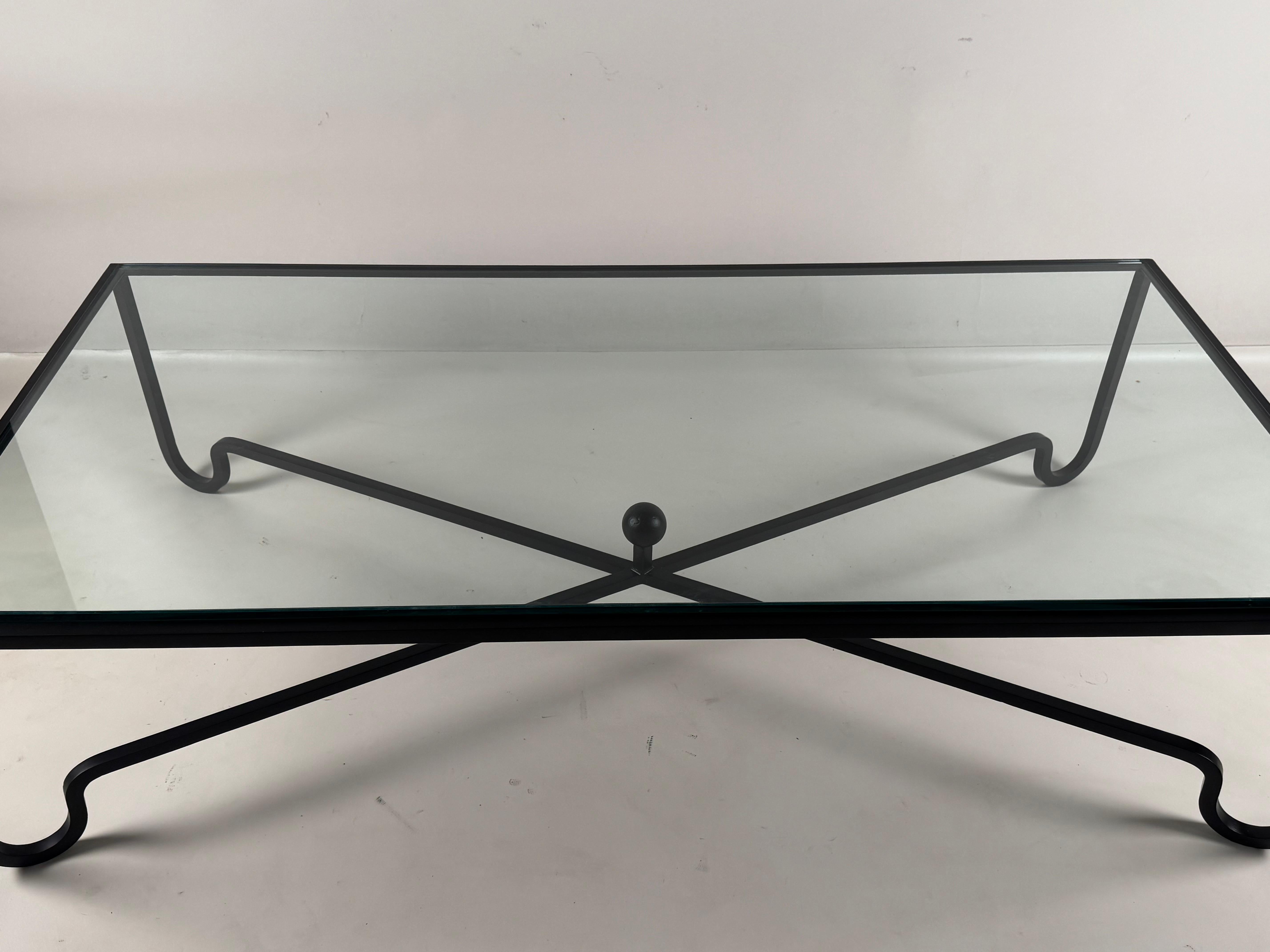 Tavolino grande 'Entretoise' in ferro annerito e vetro di Design Frères in vendita 1