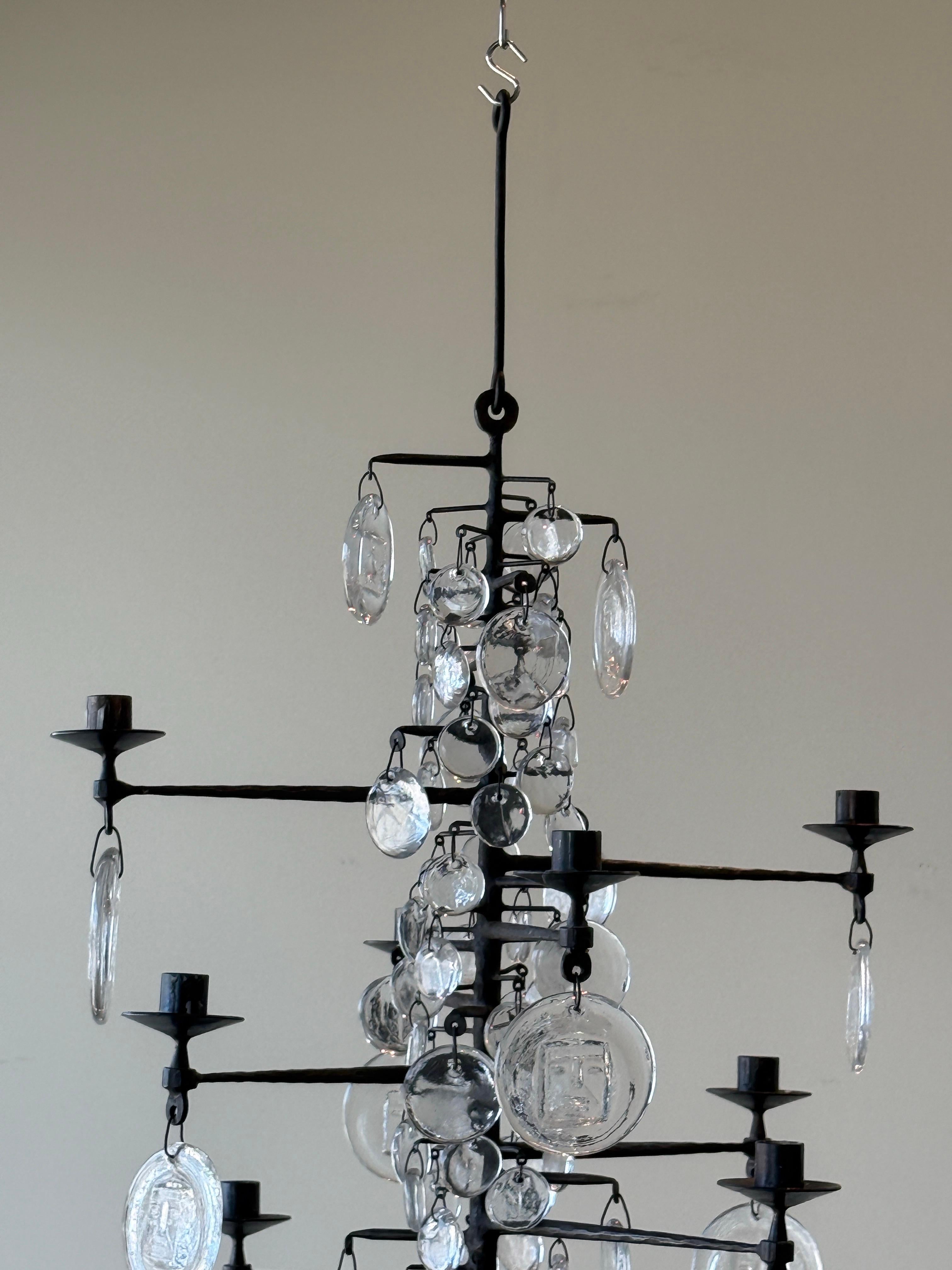 Grand lustre en fer et verre d'Erik Hoglund Bon état - En vente à Dallas, TX