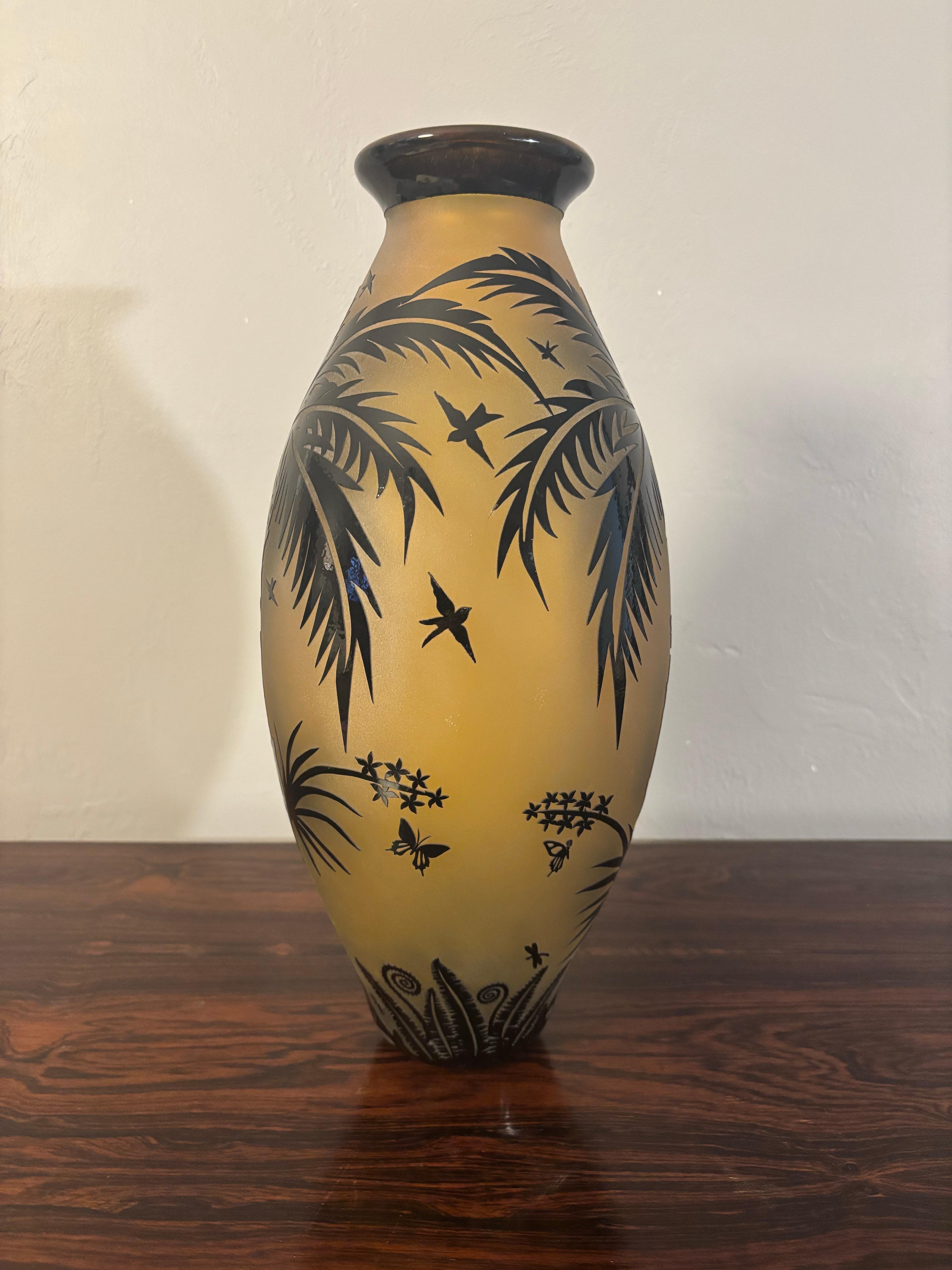 Grand vase d'art en verre gravé de Duncan McClellan Bon état - En vente à Boynton Beach, FL