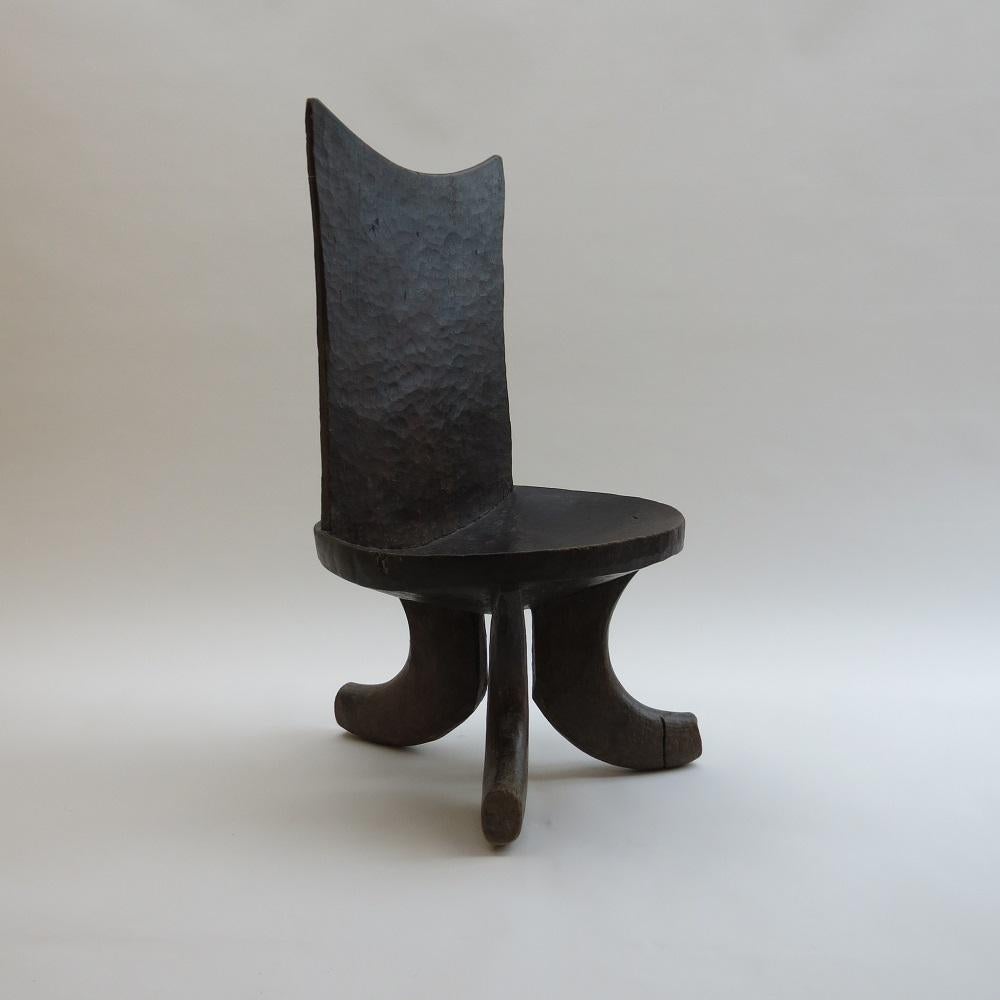 Large Ethiopian Tribal Three-Legged Back Stool Chair In Good Condition In Stow on the Wold, GB