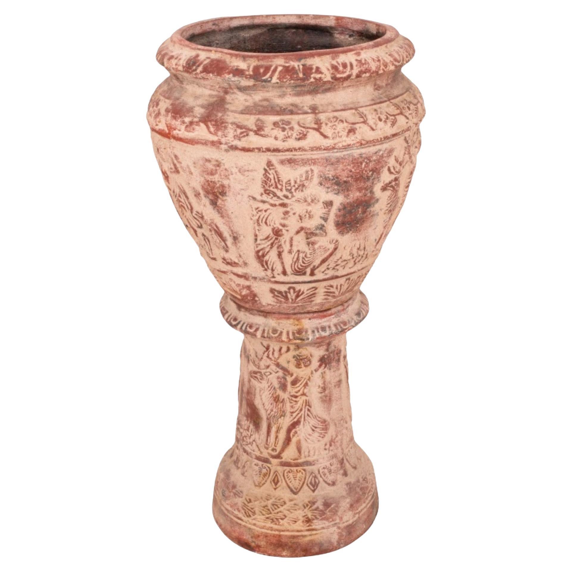 Grande jarre ou cache en poterie de type étrusque  pot monté sur un The Pedestal Stand, les deux w en vente