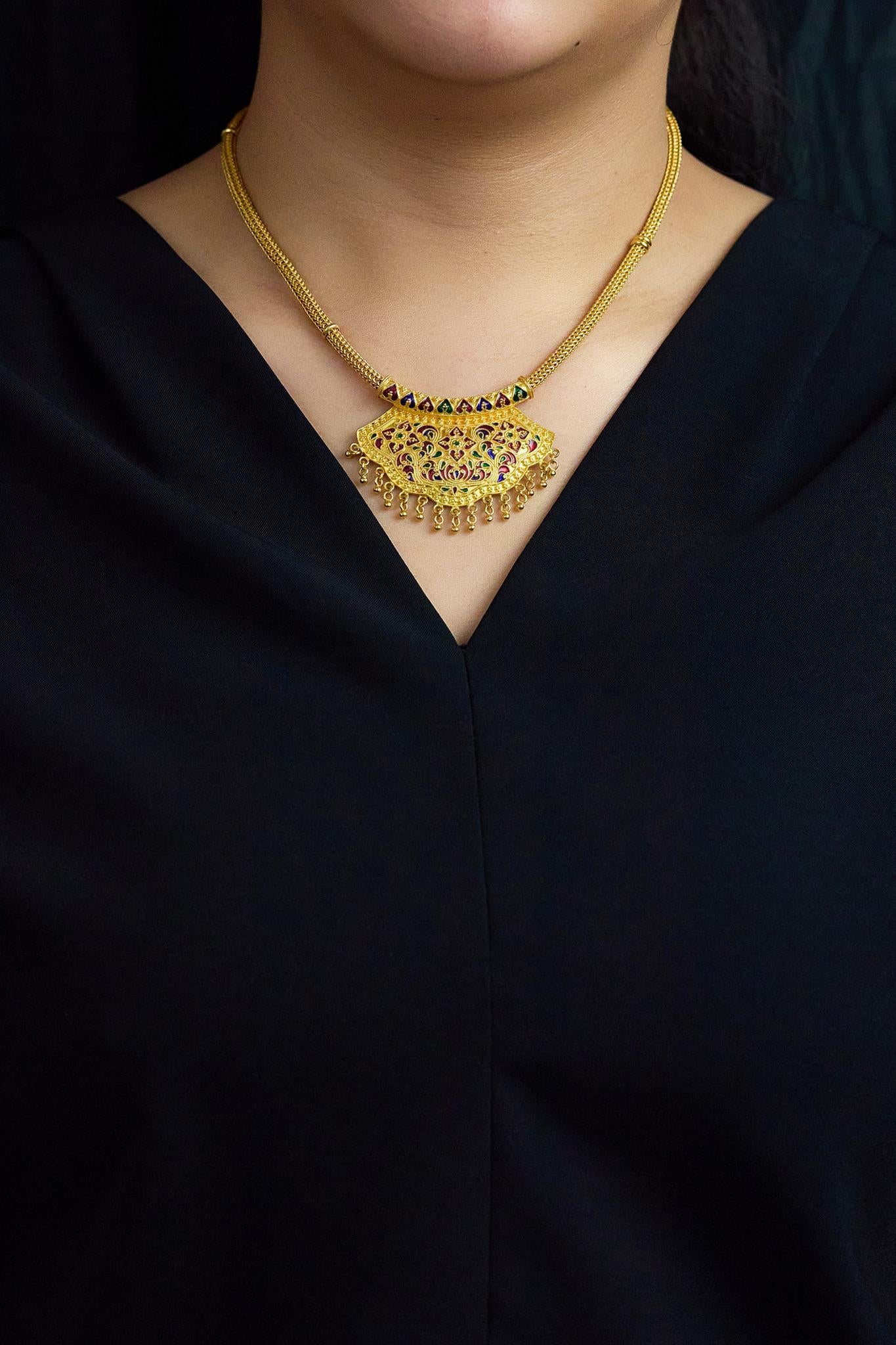Néo-étrusque Grand collier à pendentifs en or jaune 22K de style néo-étrusque en vente