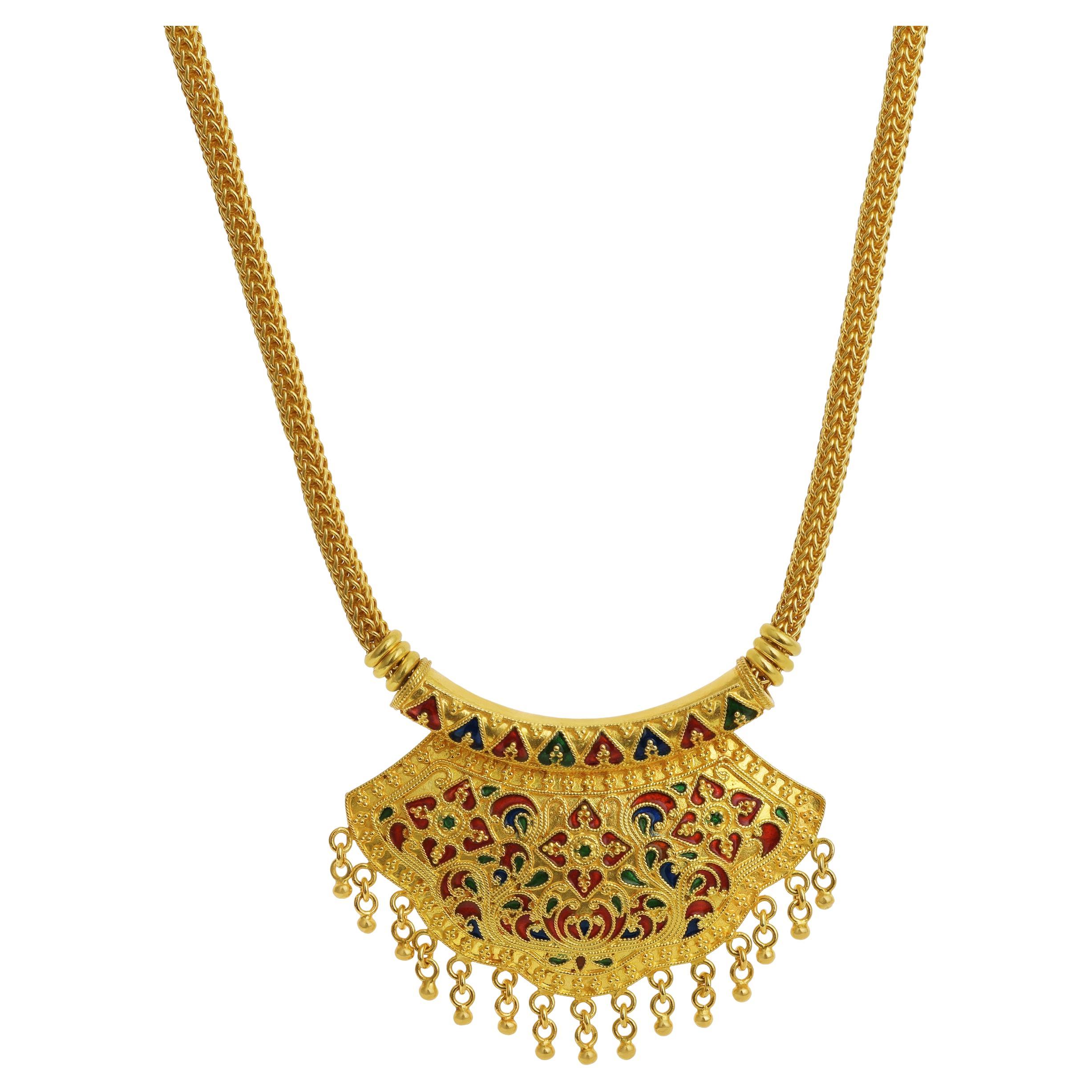 Grand collier à pendentifs en or jaune 22K de style néo-étrusque en vente