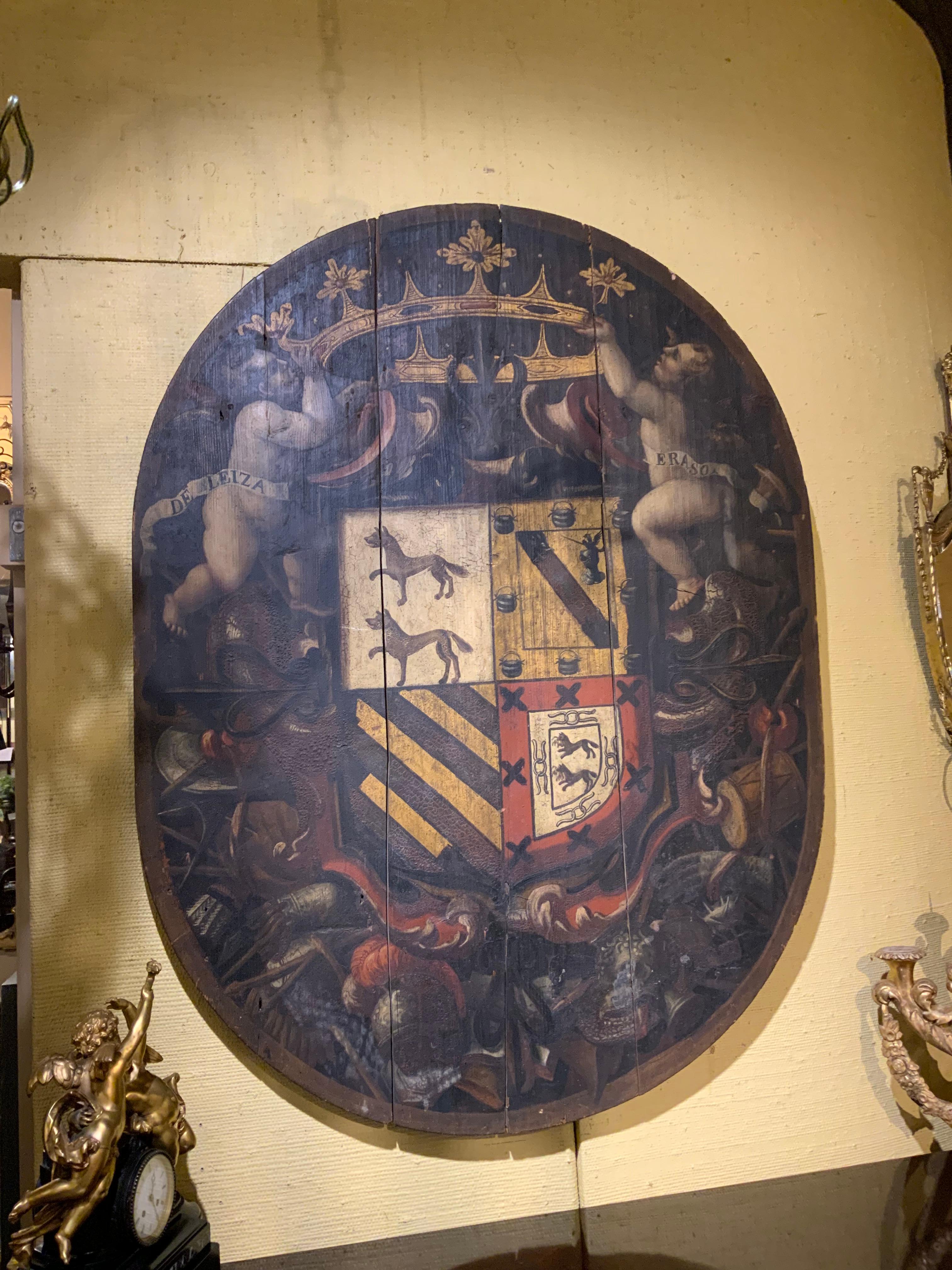 Francese Grande stemma europeo antico in legno e policromato in vendita