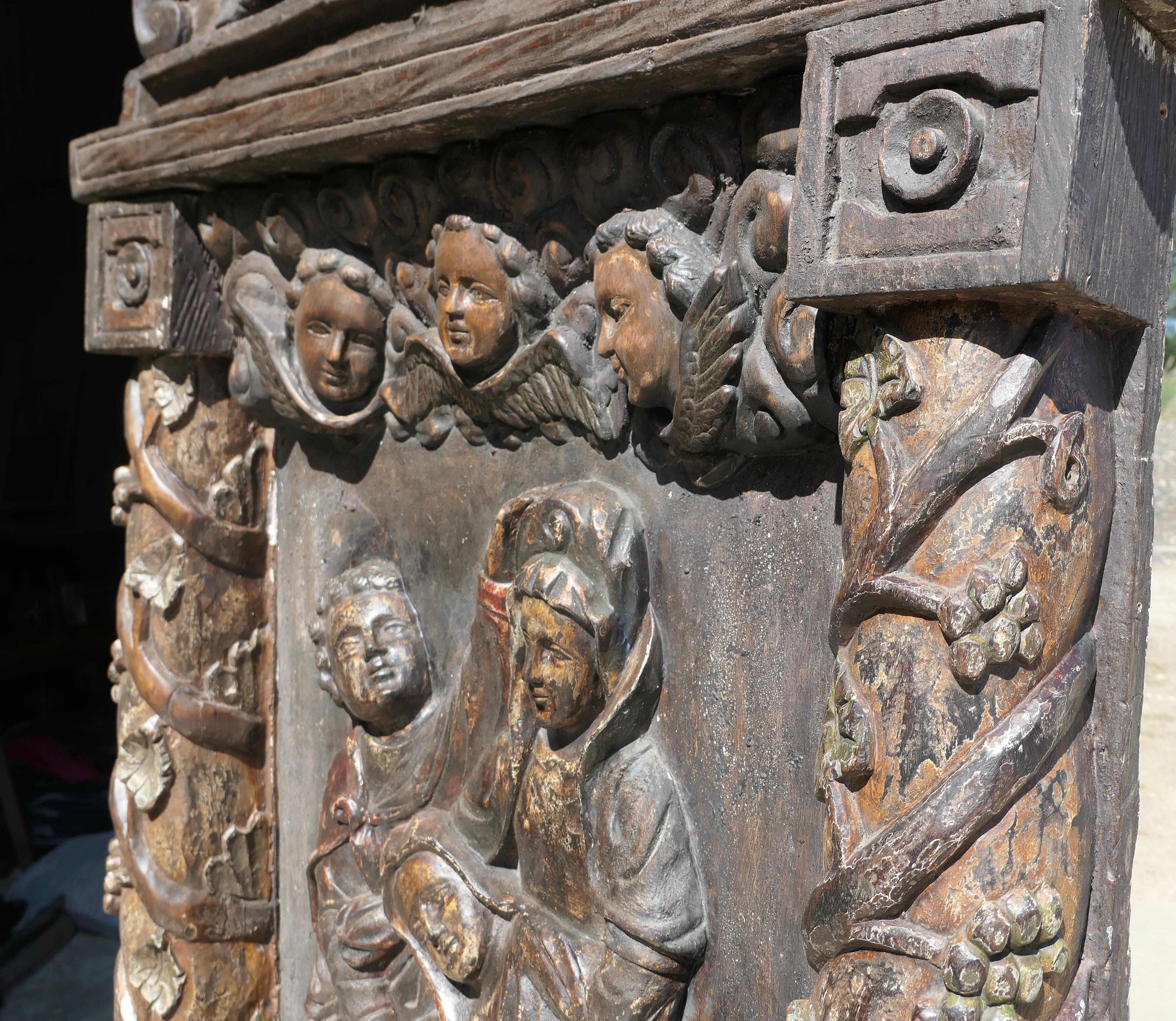 Grande scultura medievale europea di Oak raffigurante Cristo nella tomba in vendita 5