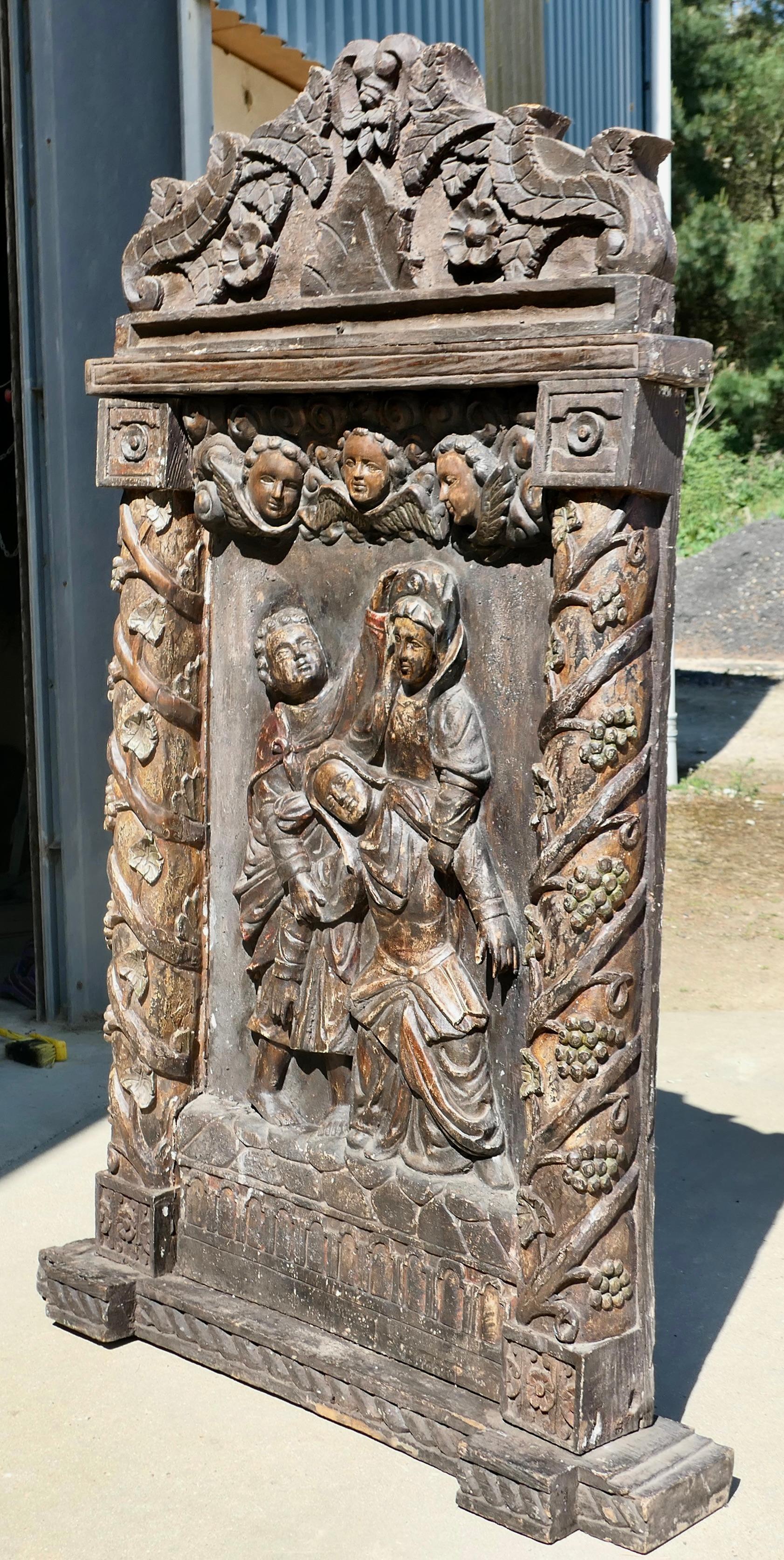 Grande scultura medievale europea di Oak raffigurante Cristo nella tomba in vendita 3