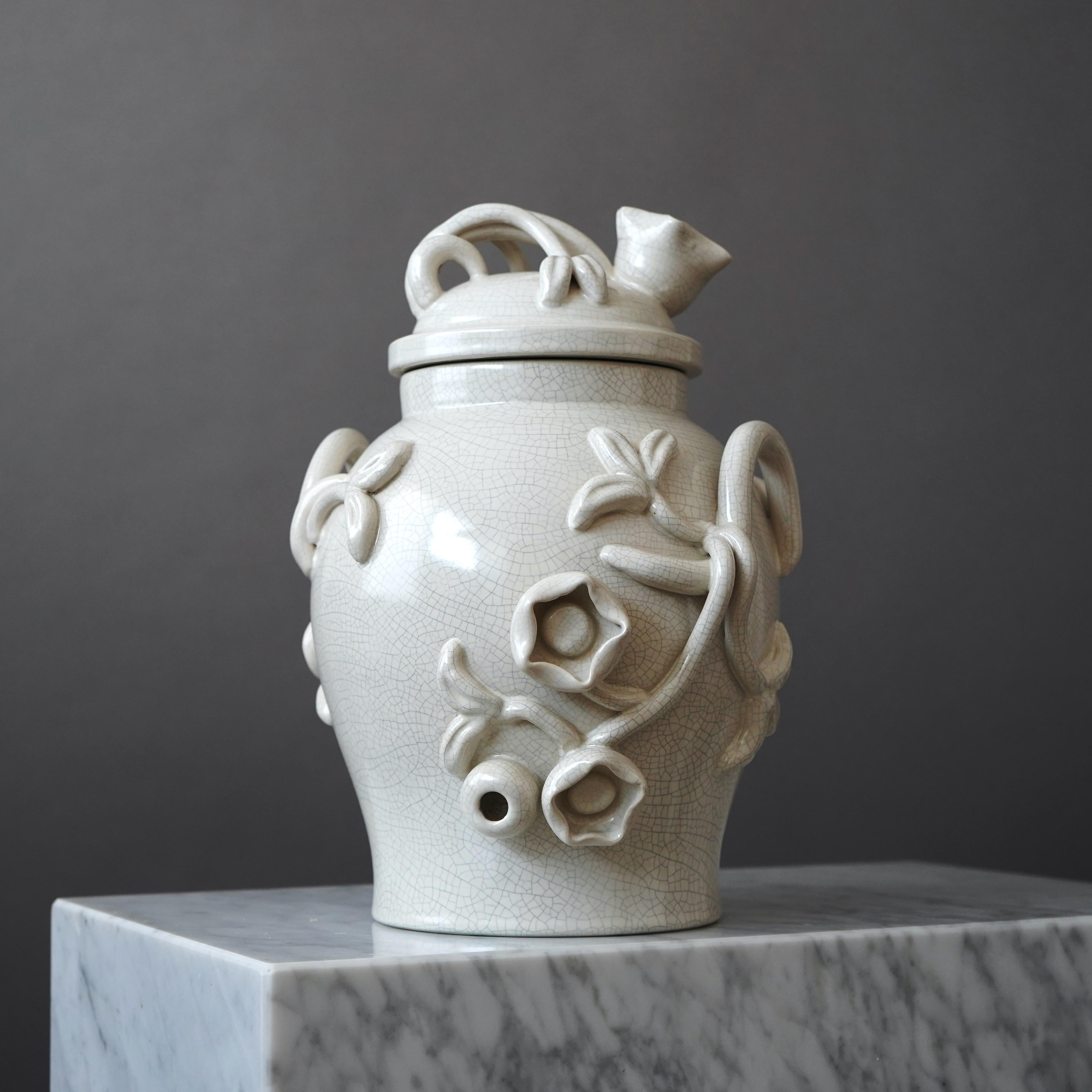 Céramique Grande urne à couvercle en verre craquelé Eva Jancke Björk. Bo Fajans, Suède, années 1940 en vente