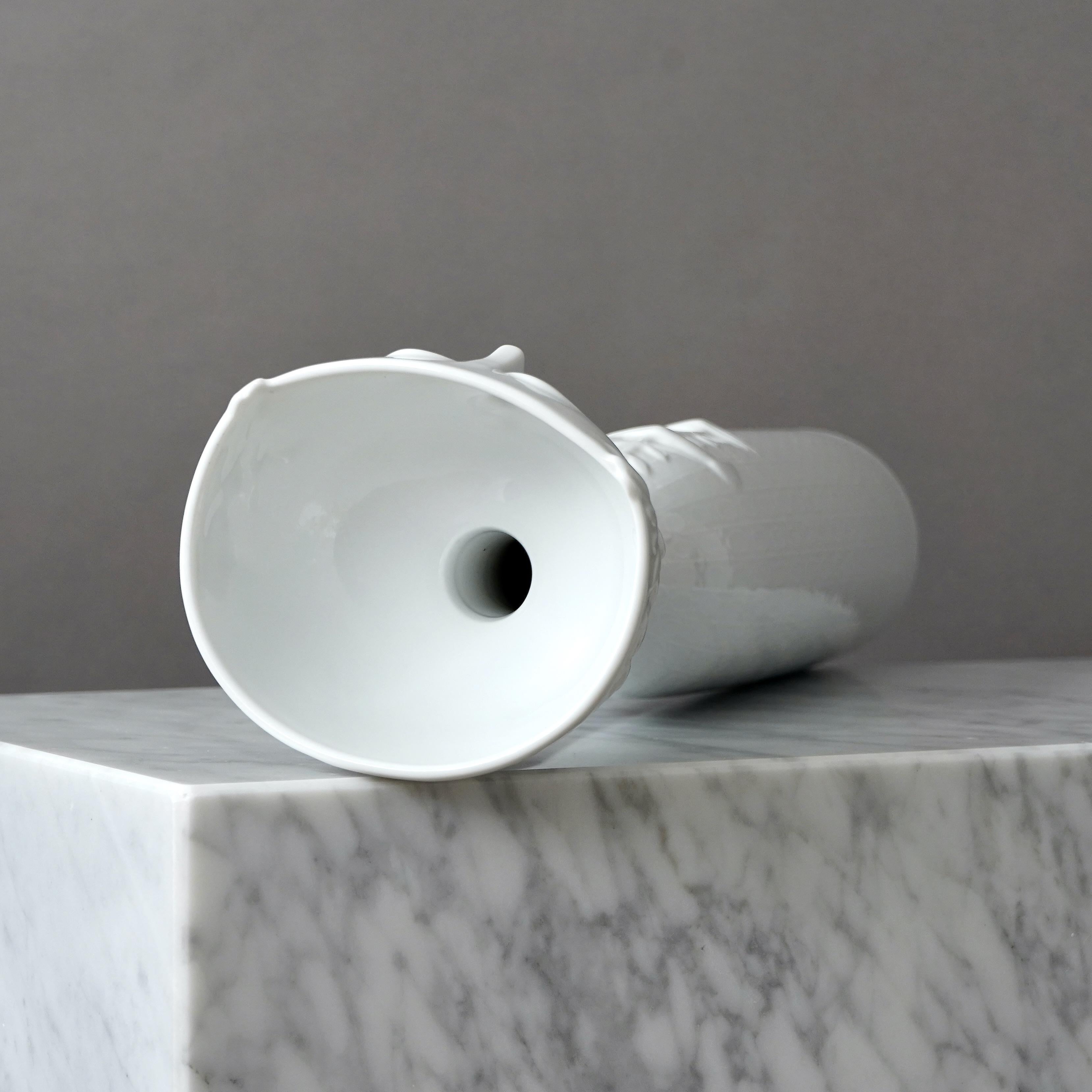 Large 'Eva' Vase by Bjorn Wiinblad for Rosenthal, White Ceramic Sculpture 1970s In Excellent Condition In Malmö, SE