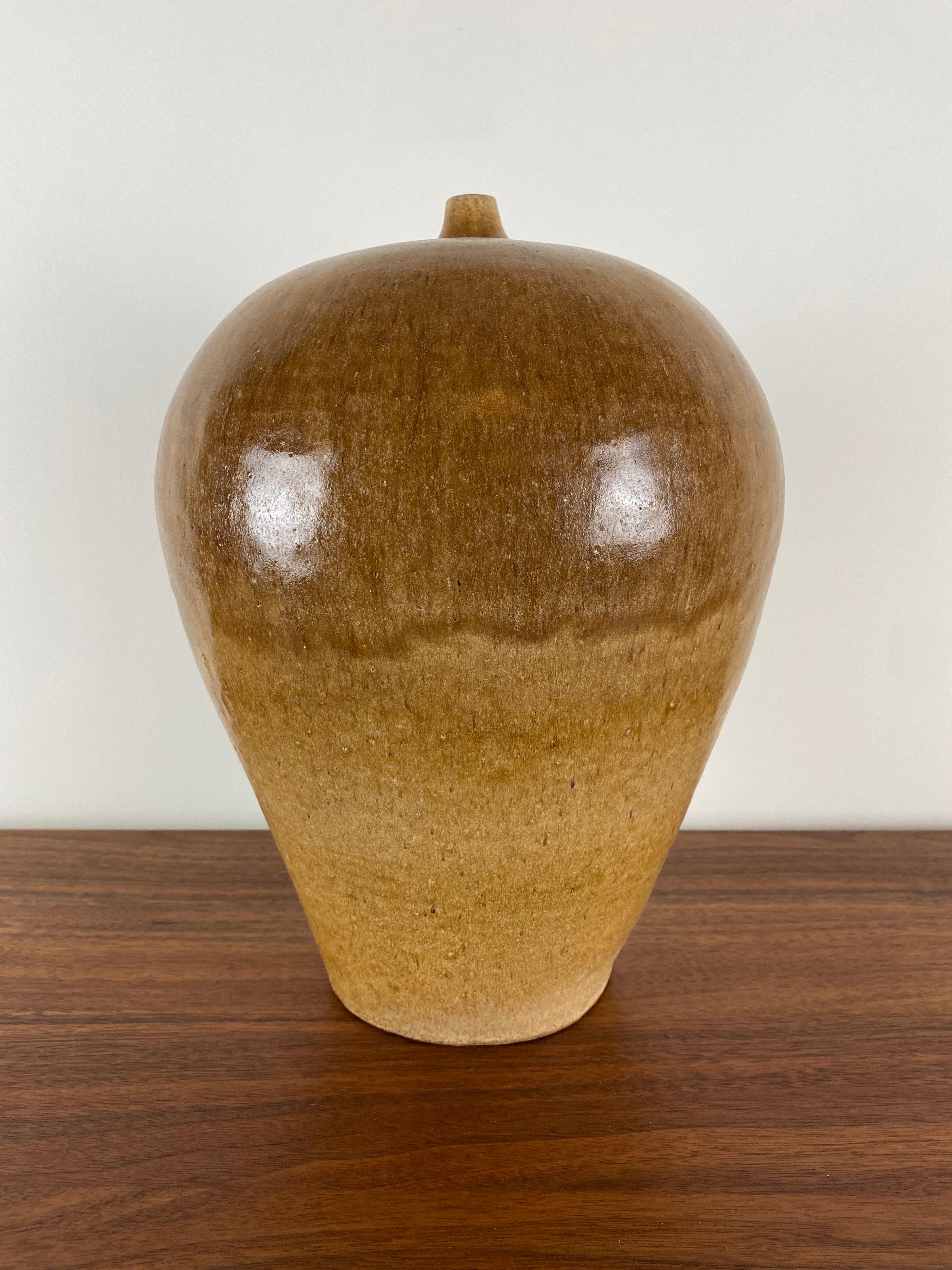 Large Exaggerated Ceramic Weed Pot Vase In Good Condition For Sale In Raleigh, NC