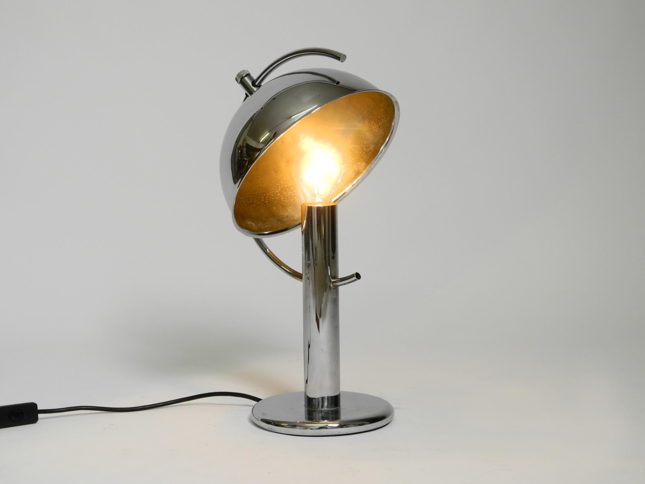 Large exceptional 1960s chrome table lamp by Gebrüder Cosack In Good Condition For Sale In München, DE