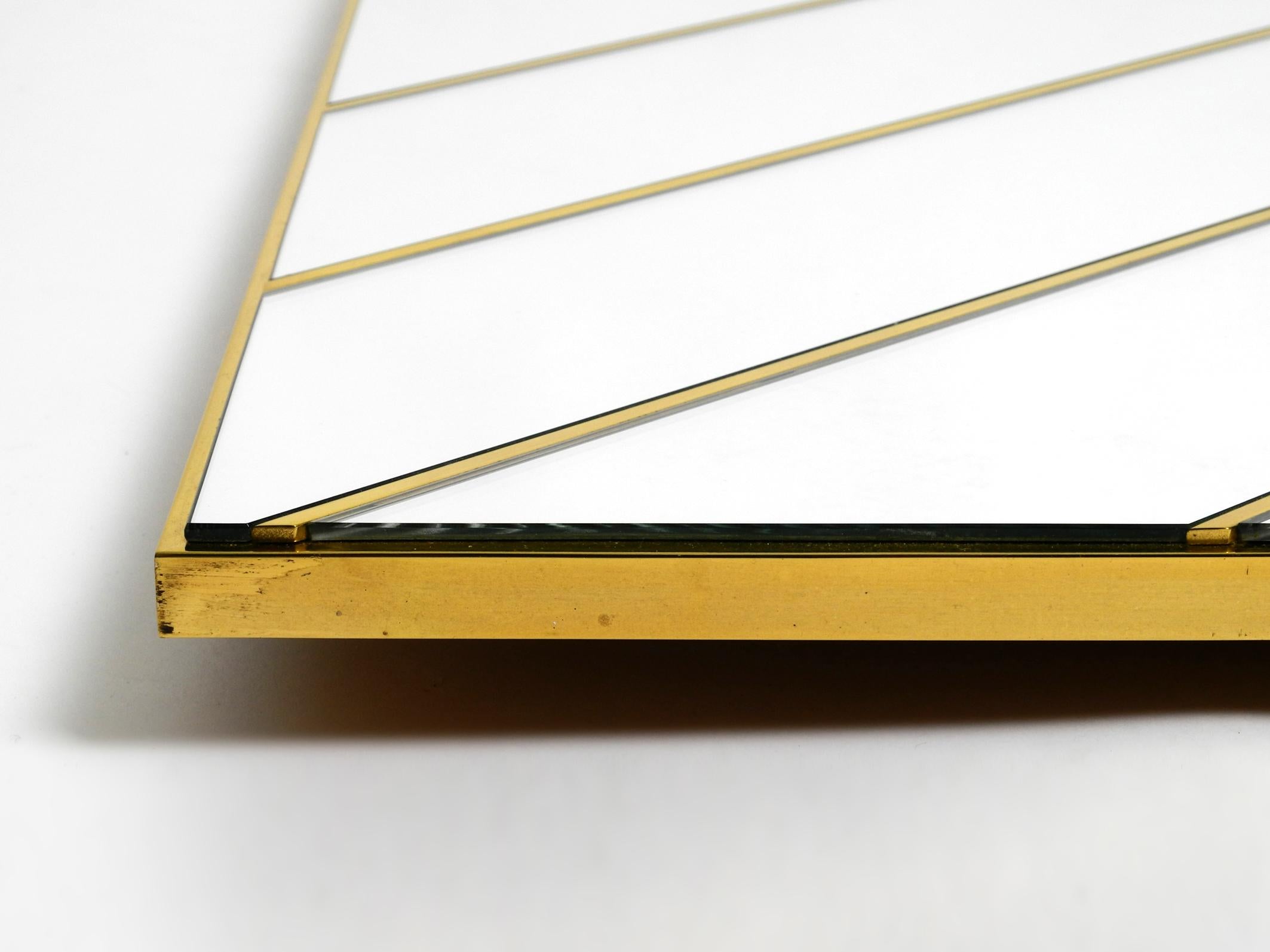 Large, Exceptional 1970s Brass Wall Mirror with Diagonal Mirror Strips In Good Condition For Sale In München, DE