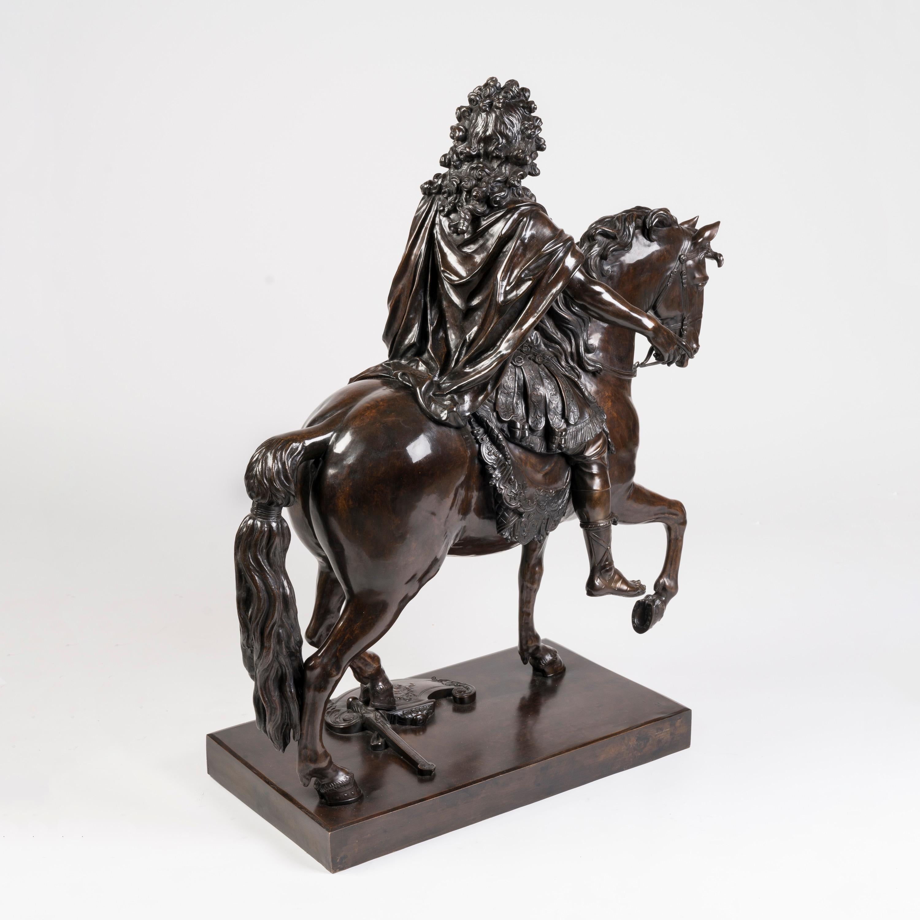 Bronzo Grande ed eccezionale bronzo equestre di Luigi XIV a cavallo dopo Girardon in vendita