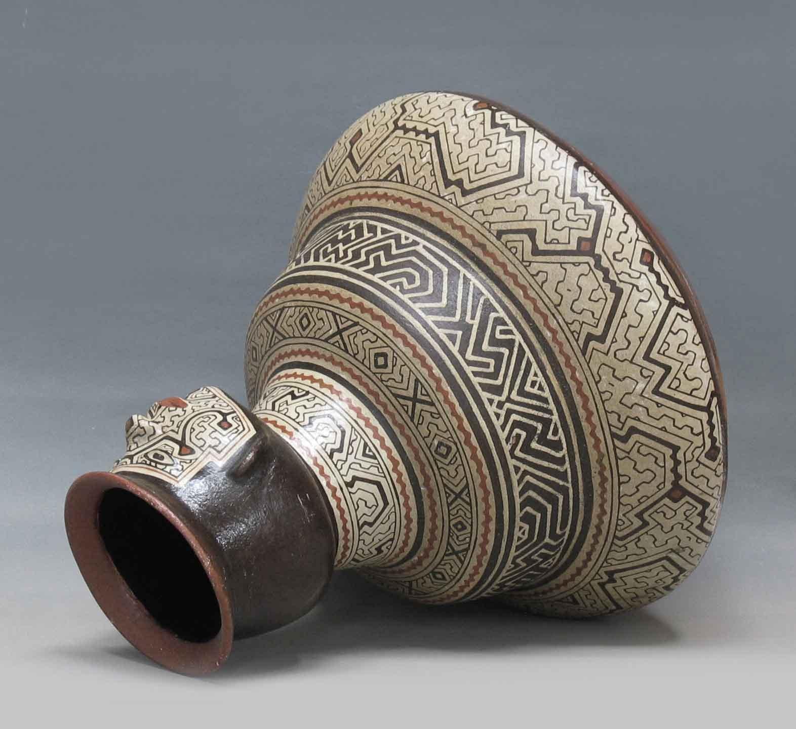 Large & Exceptional Shipibo Pottery Water Vessel Northeastern PERU, 20th Century 3