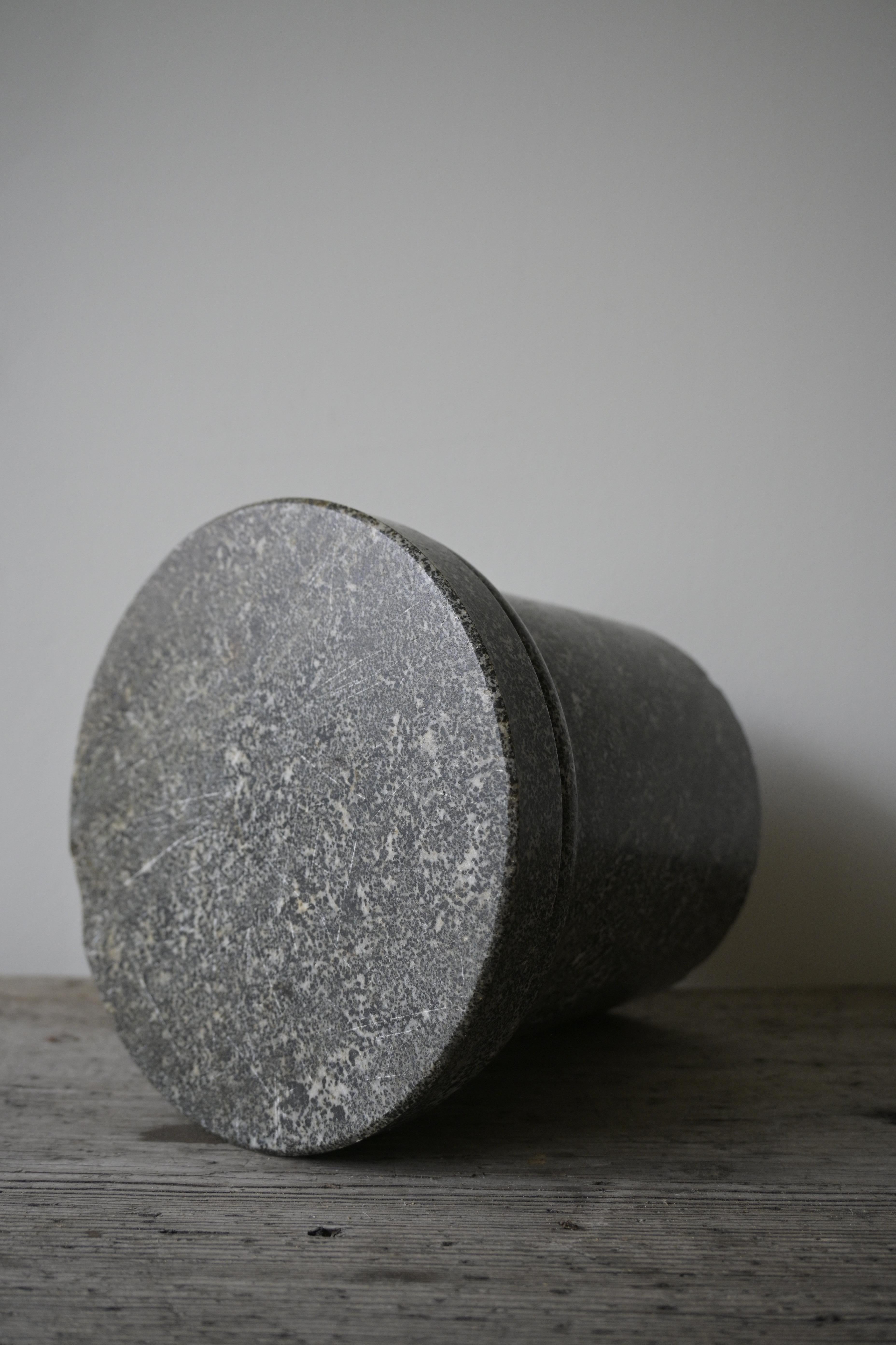 Large Exceptional Swedish Empire Stone Box ca 1800–1830s For Sale 4
