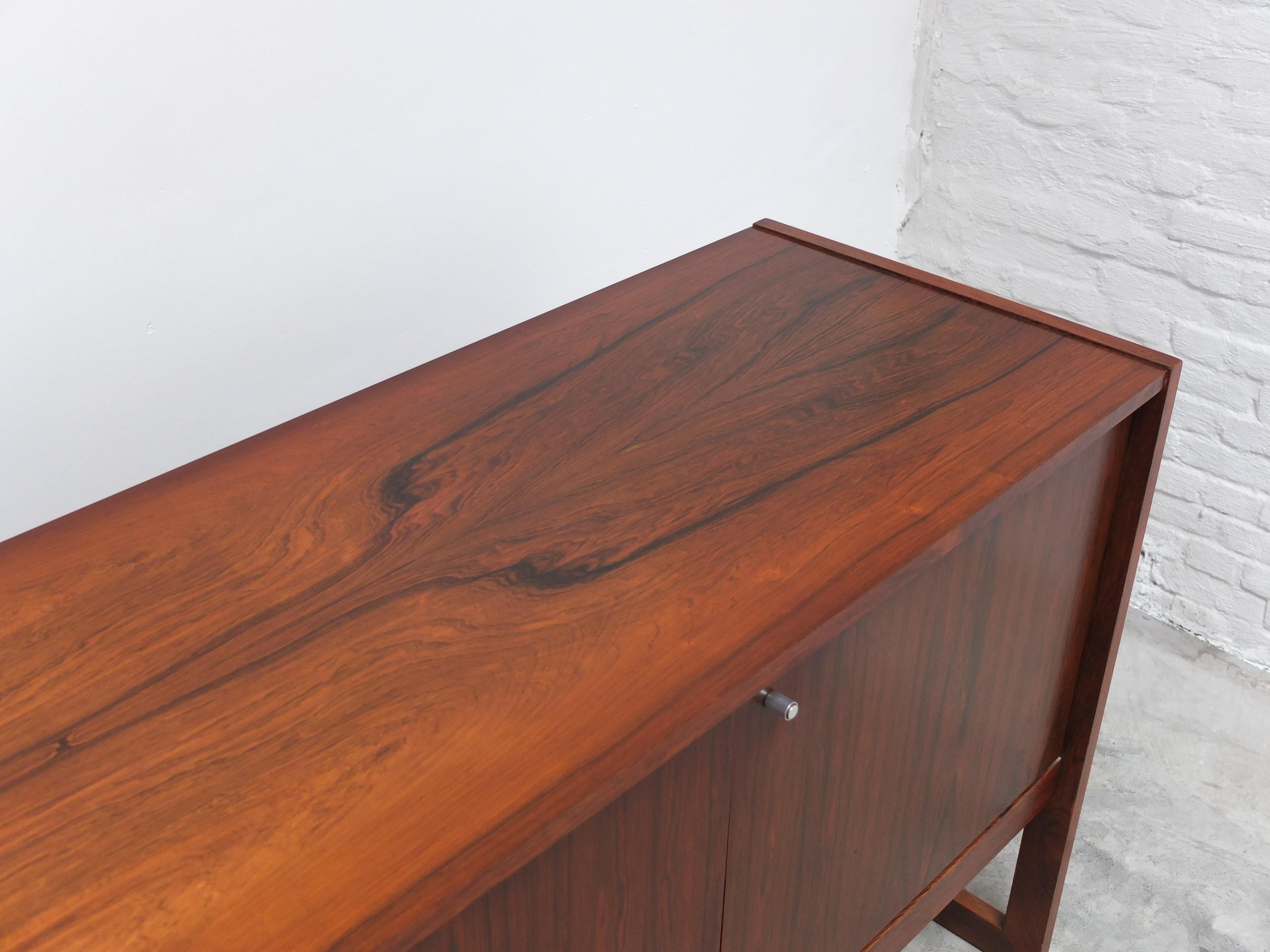 Large Exclusive 'Tecton' Sideboard by V-Form, 1960s For Sale 3