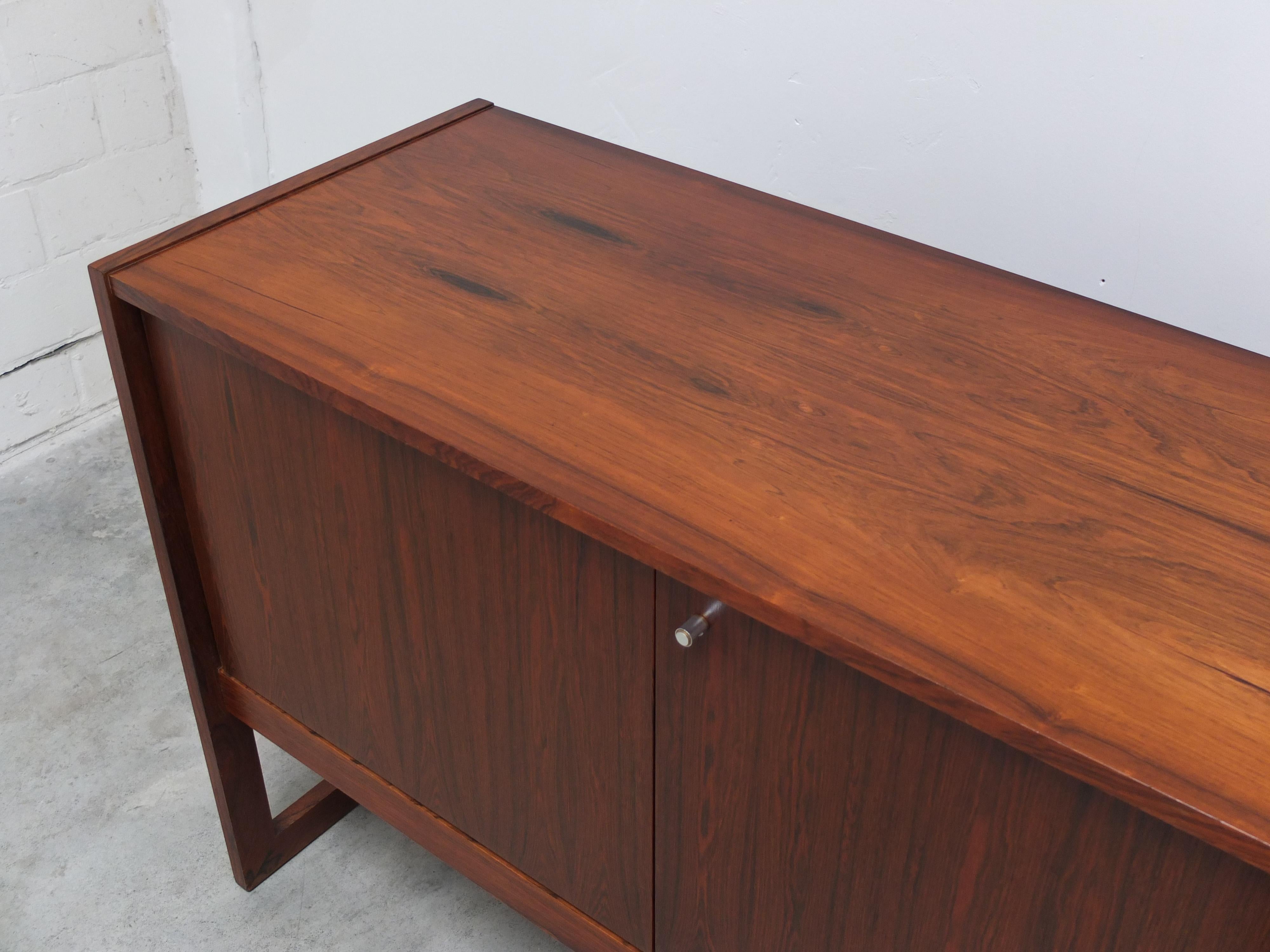 Large Exclusive 'Tecton' Sideboard by V-Form, 1960s For Sale 4