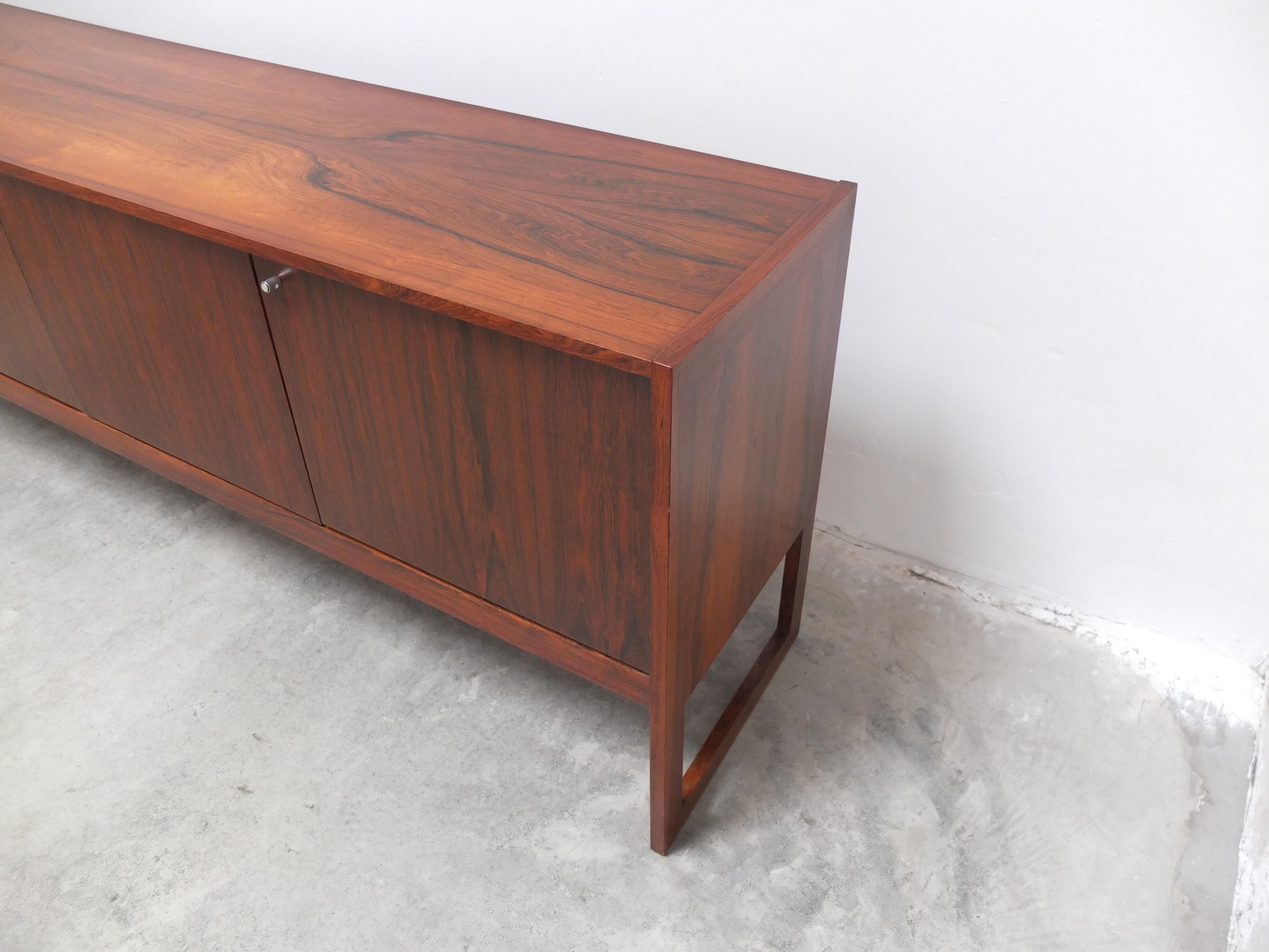 Large Exclusive 'Tecton' Sideboard by V-Form, 1960s For Sale 5
