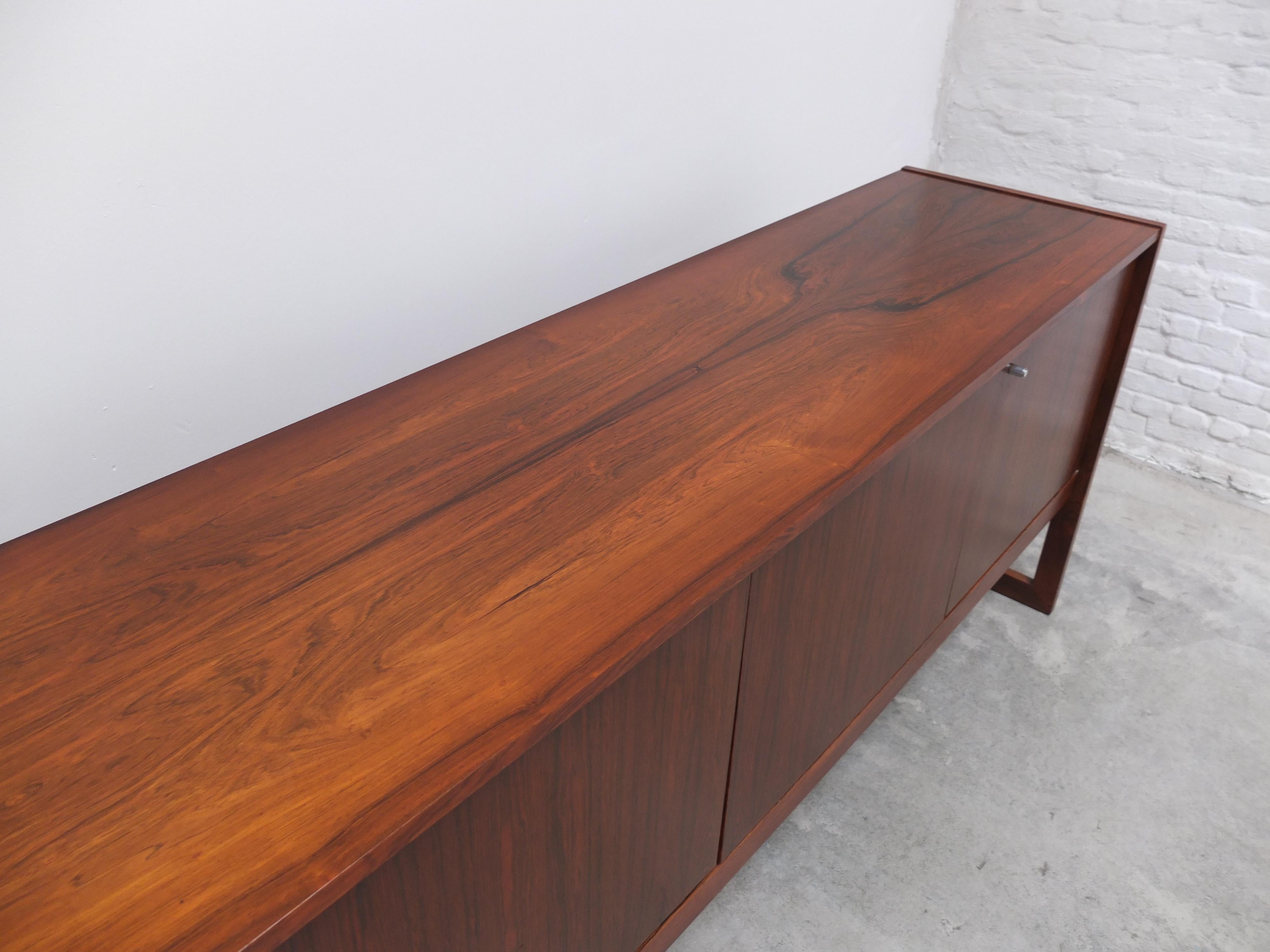 Large Exclusive 'Tecton' Sideboard by V-Form, 1960s For Sale 7