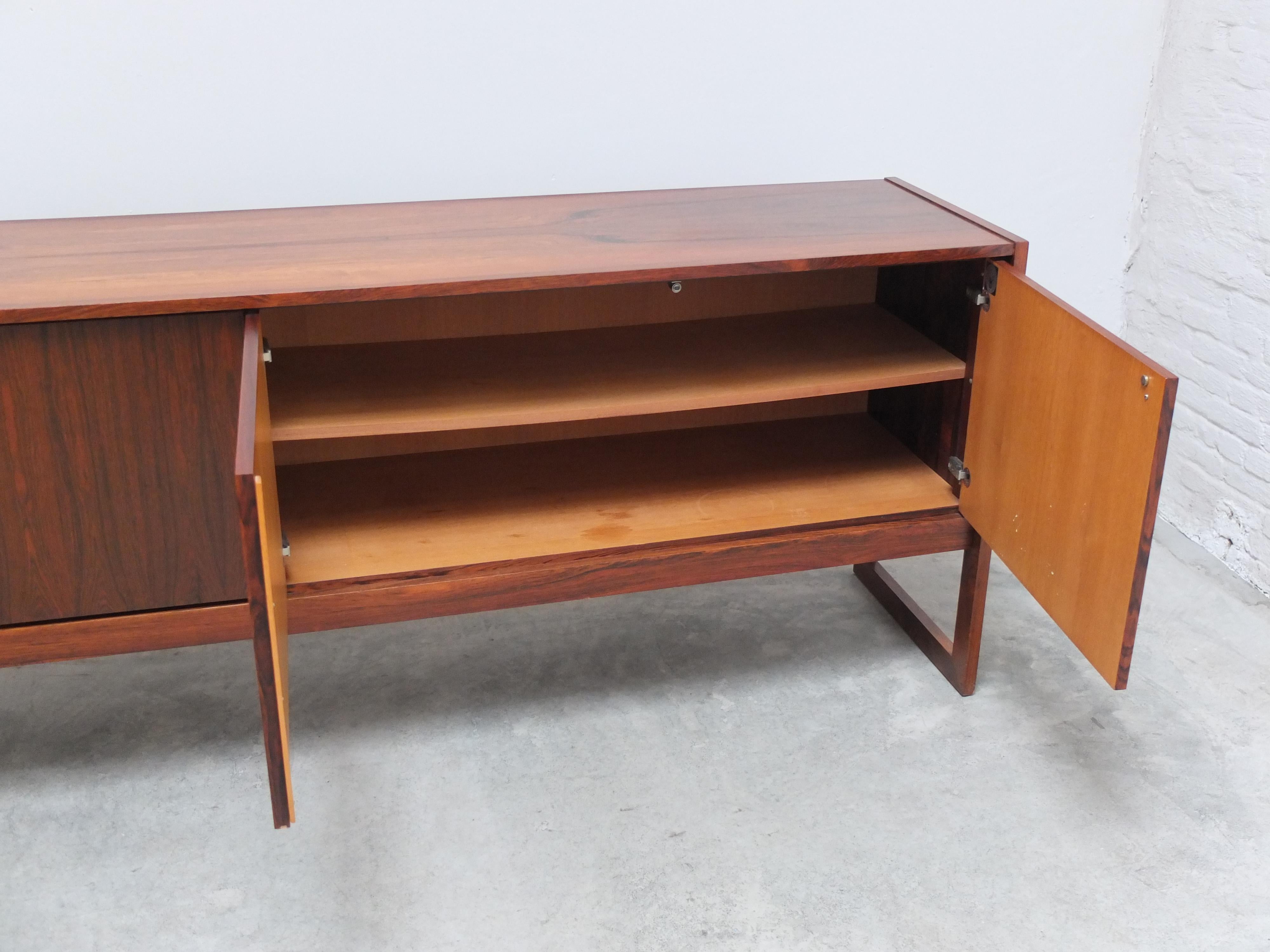 Large Exclusive 'Tecton' Sideboard by V-Form, 1960s For Sale 12