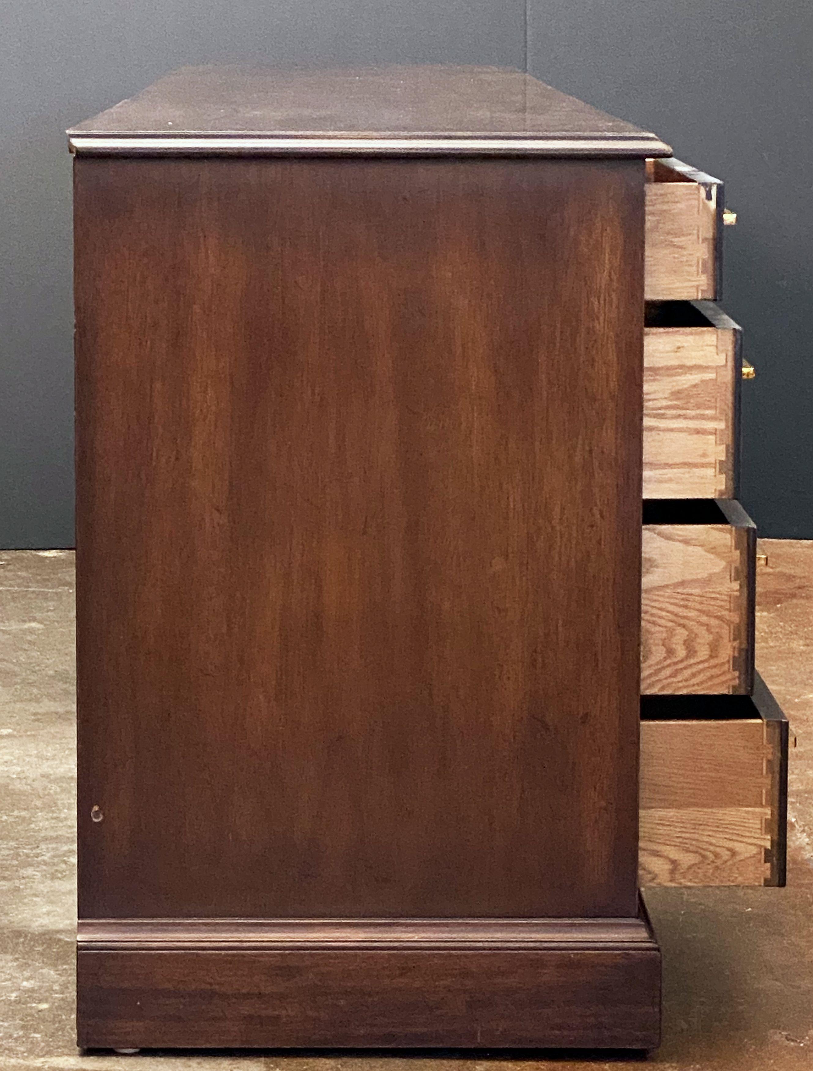 Grande table console de direction avec armoires et tiroirs de Kittinger en vente 11
