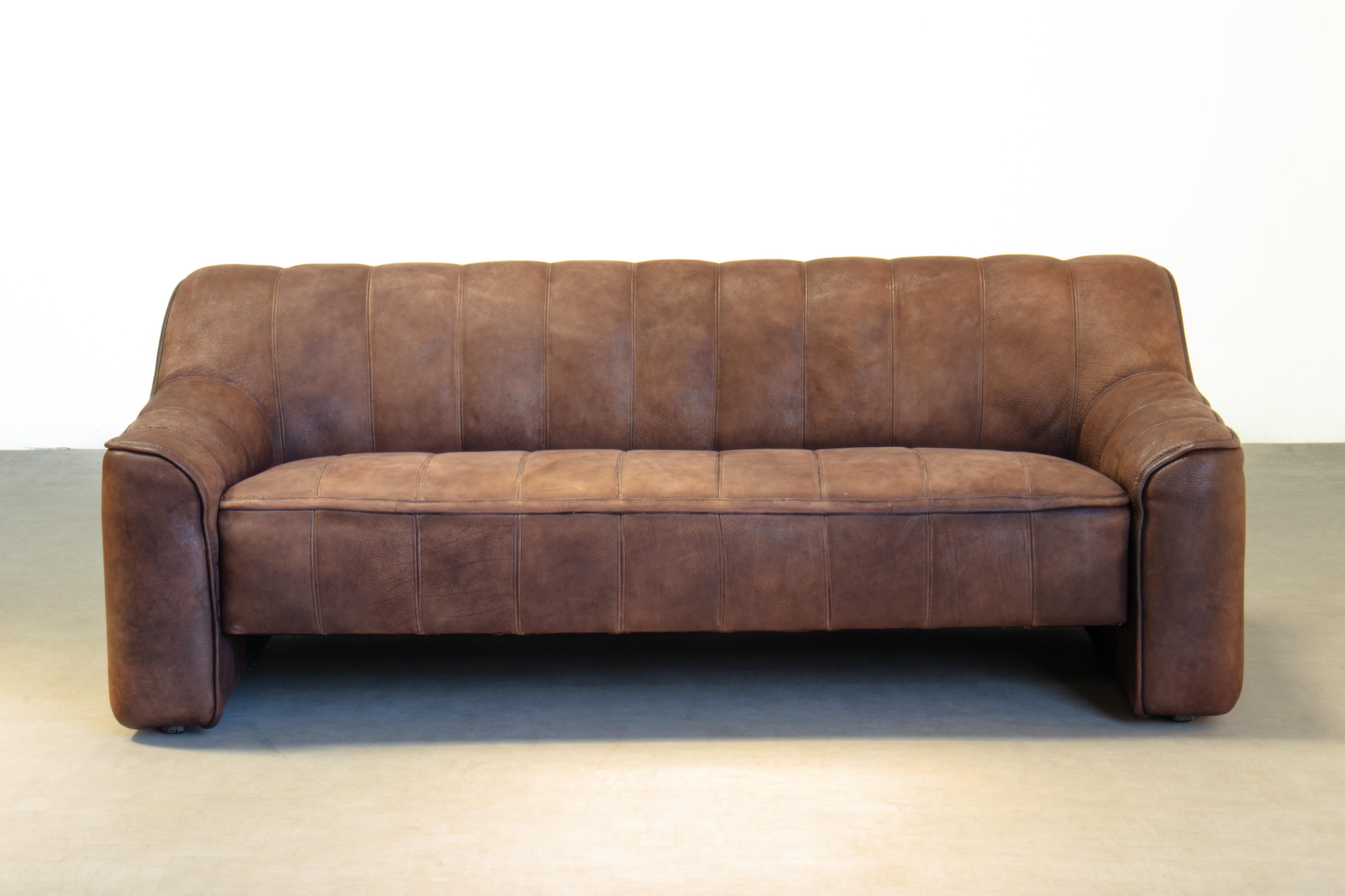 20ième siècle Grand canapé 3 places extensible De Sede DS-44 en cuir de buffle brun tabac en vente
